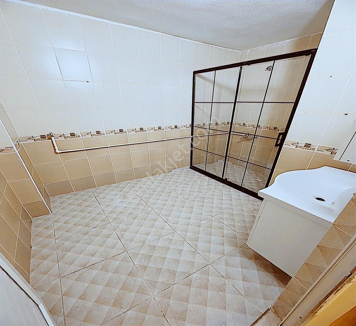 Esenyurt Güzelyurt Mh Hayalleri Süsleyen 2+1 Bahçeli Bahçe - Görsel 4