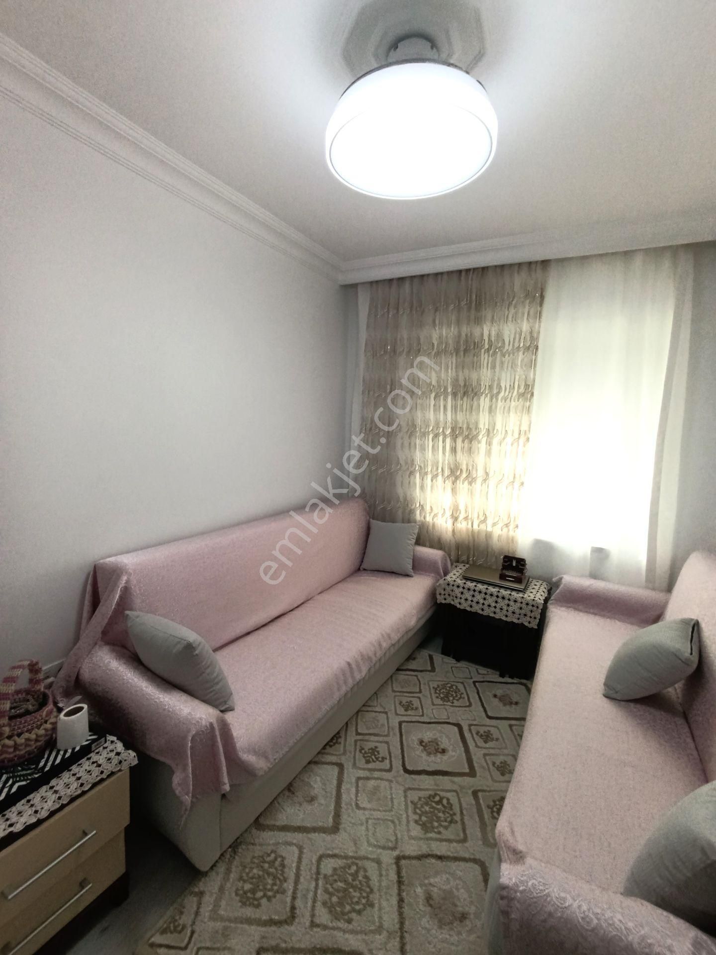 Dutlubahçe Mahallesinde Gazi Bulvarı Yakını , Masrafsız , Tadilatlı 2+1 Satılık Daire - Görsel 8