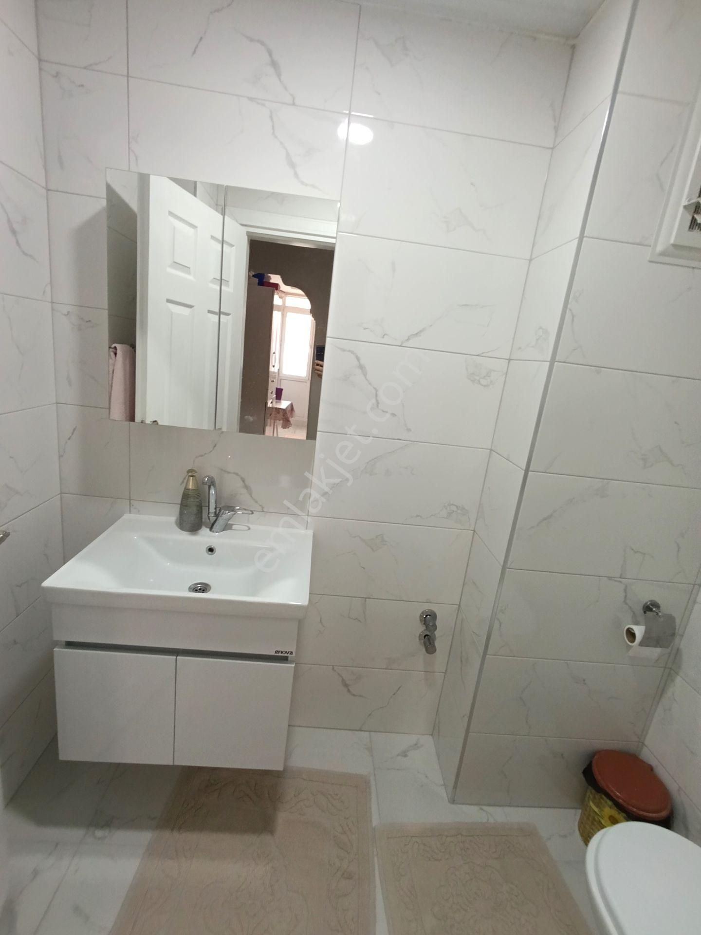 Dutlubahçe Mahallesinde Gazi Bulvarı Yakını , Masrafsız , Tadilatlı 2+1 Satılık Daire - Görsel 15