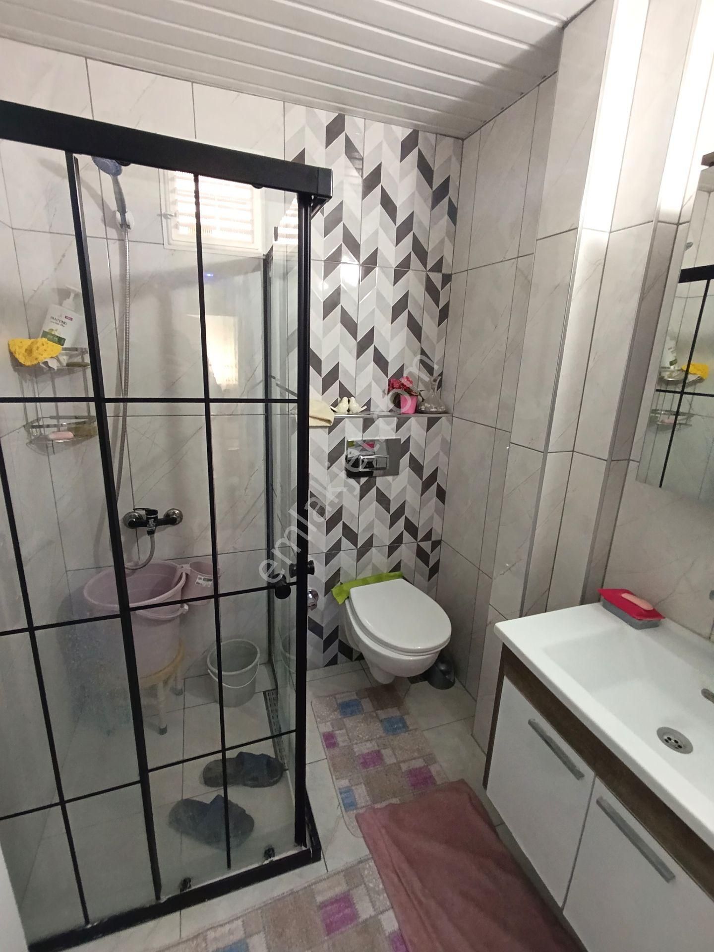 Dutlubahçe Mahallesinde Gazi Bulvarı Yakını , Masrafsız , Tadilatlı 2+1 Satılık Daire - Görsel 14