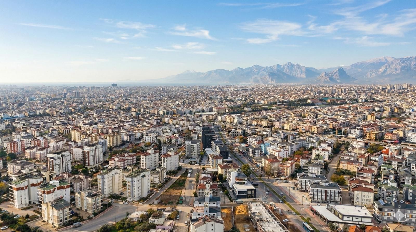 M.akif Ersoy'da Satılık Havuzlu Asansörlü Lüx 2+1 Sıfır Daire ! - Görsel 7