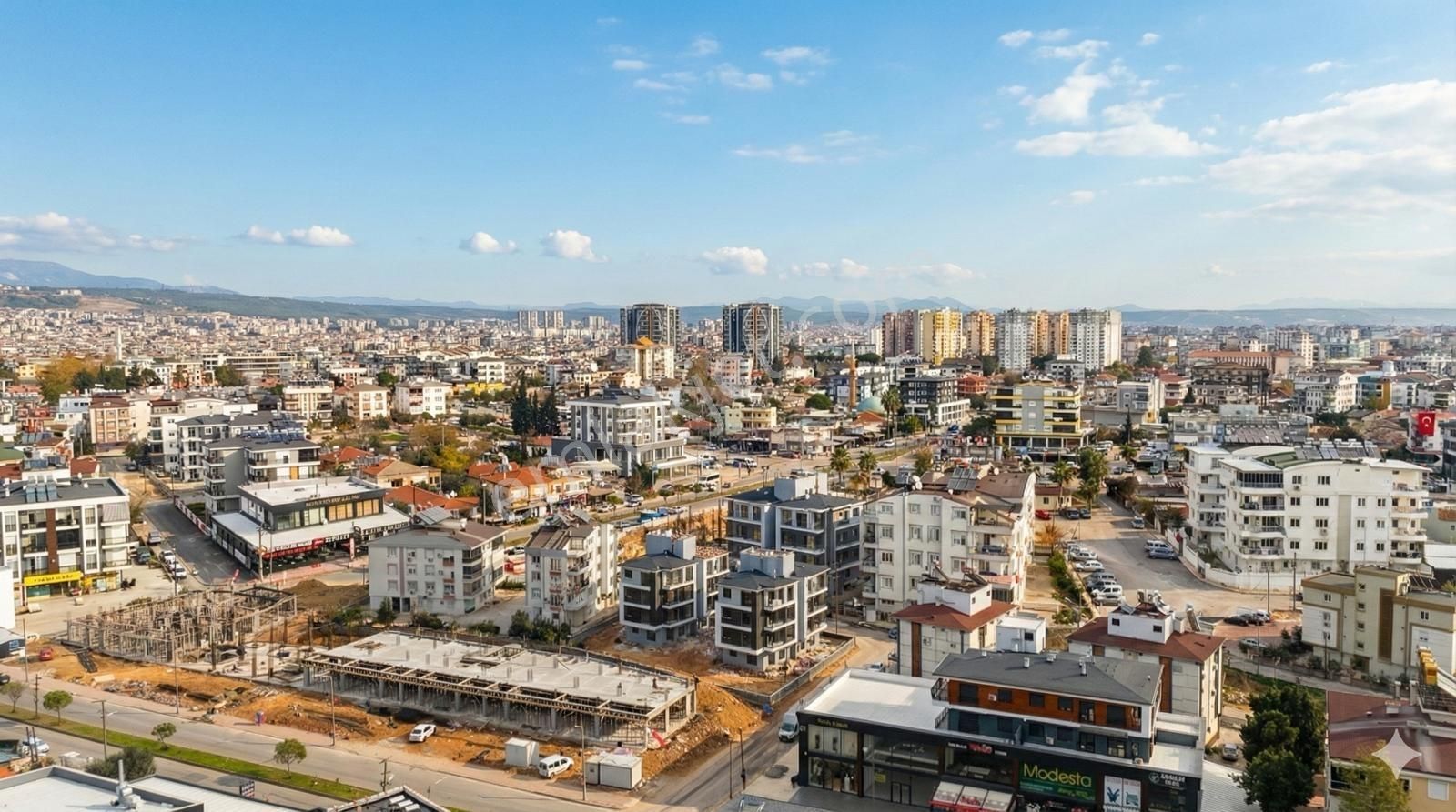 M.akif Ersoy'da Satılık Havuzlu Asansörlü Lüx 2+1 Sıfır Daire ! - Görsel 4