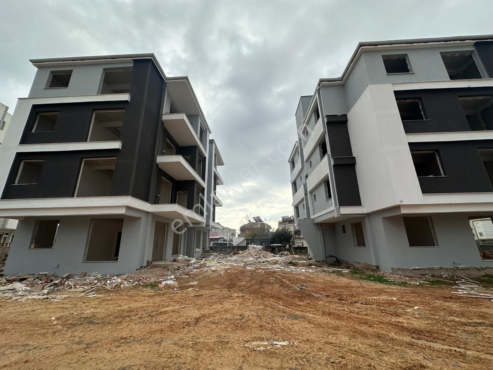 M.akif Ersoy'da Satılık Havuzlu Asansörlü Lüx 2+1 Sıfır Daire ! - Görsel 8