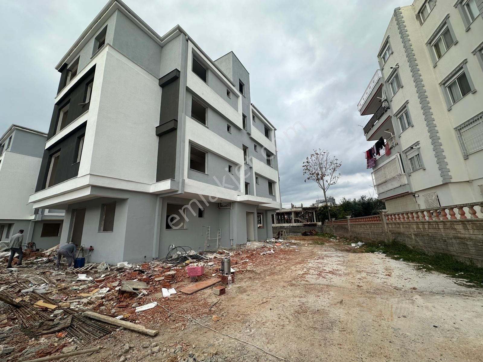 M.akif Ersoy'da Satılık Havuzlu Asansörlü Lüx 2+1 Sıfır Daire ! - Görsel 12