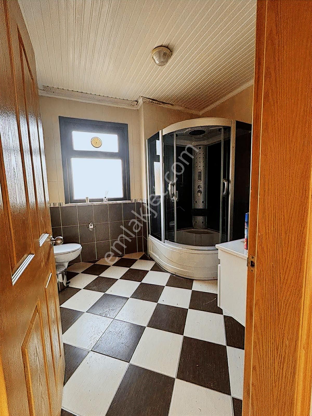 Beykoz Merkezde Kiralık Ferah Daire - Görsel 3