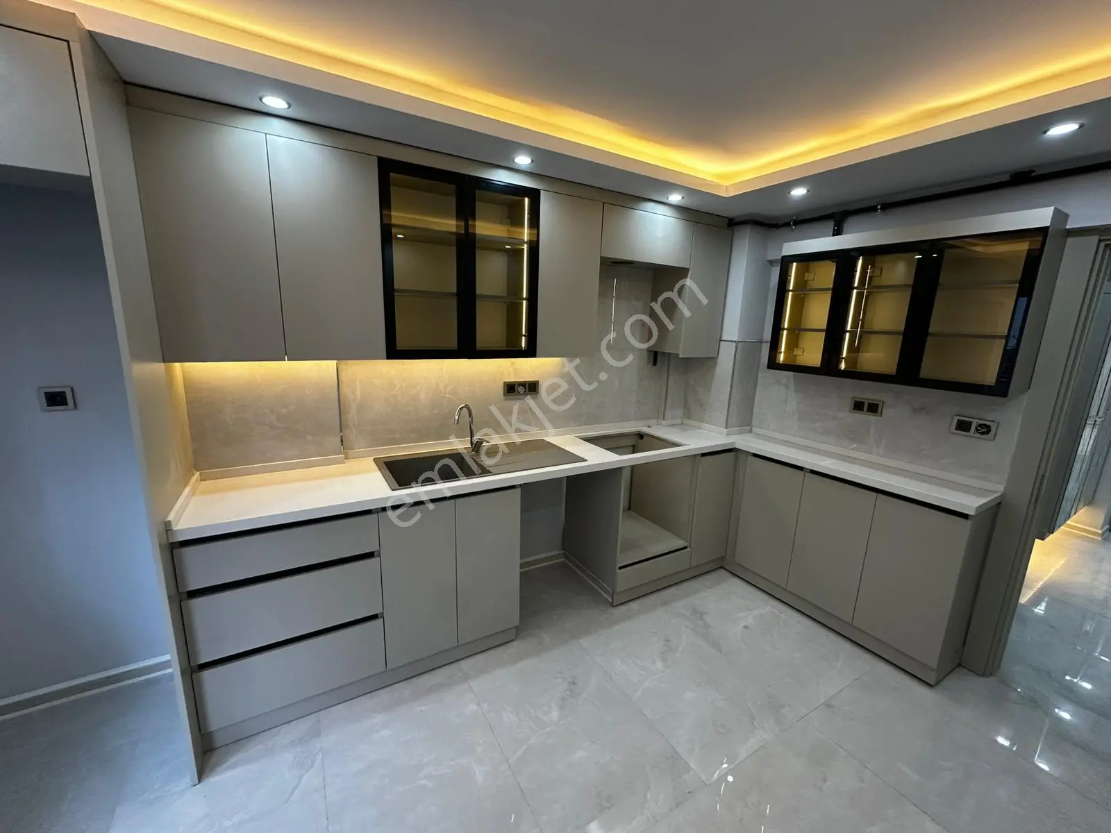 🏡mutlu Mahallesi 🏡 ✅3+1 120m2 5katlının 1 Katı ❇️kapalı Mutfak Petek Kombili