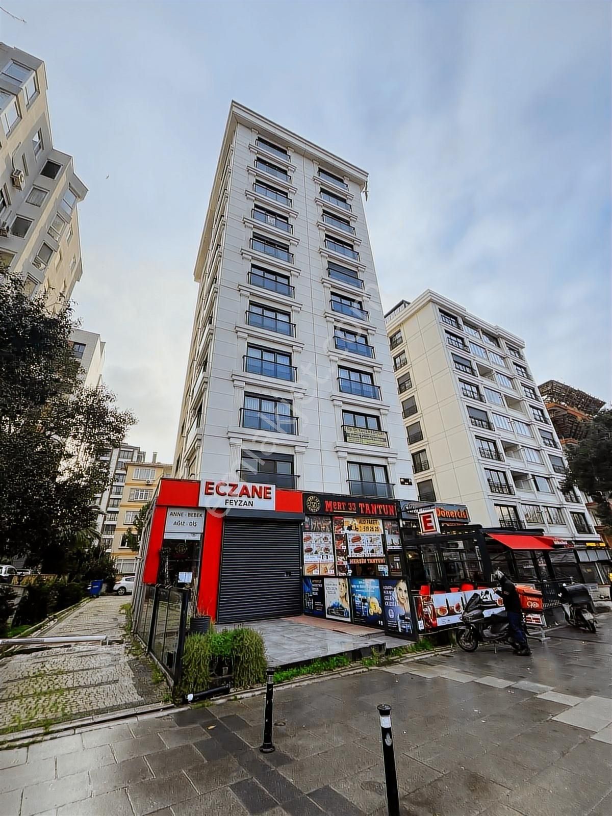 Feneryolu Minibüs Caddesi- Marmara Üniversite Karşısı 3+1
