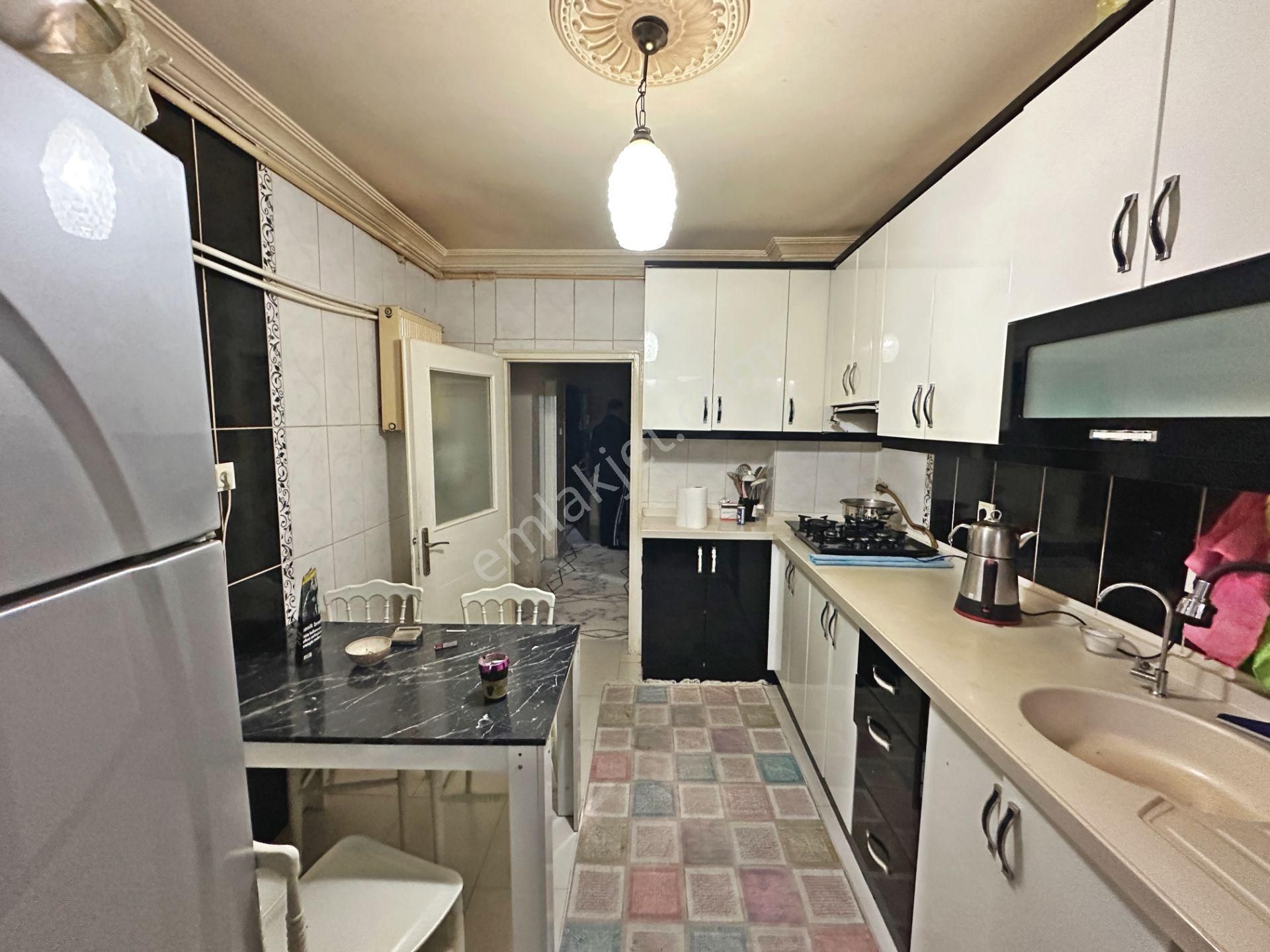 Şafaktepe Mahallesinde Merkezi Konumda Geniş 2+1 Satılık Daire - Görsel 9