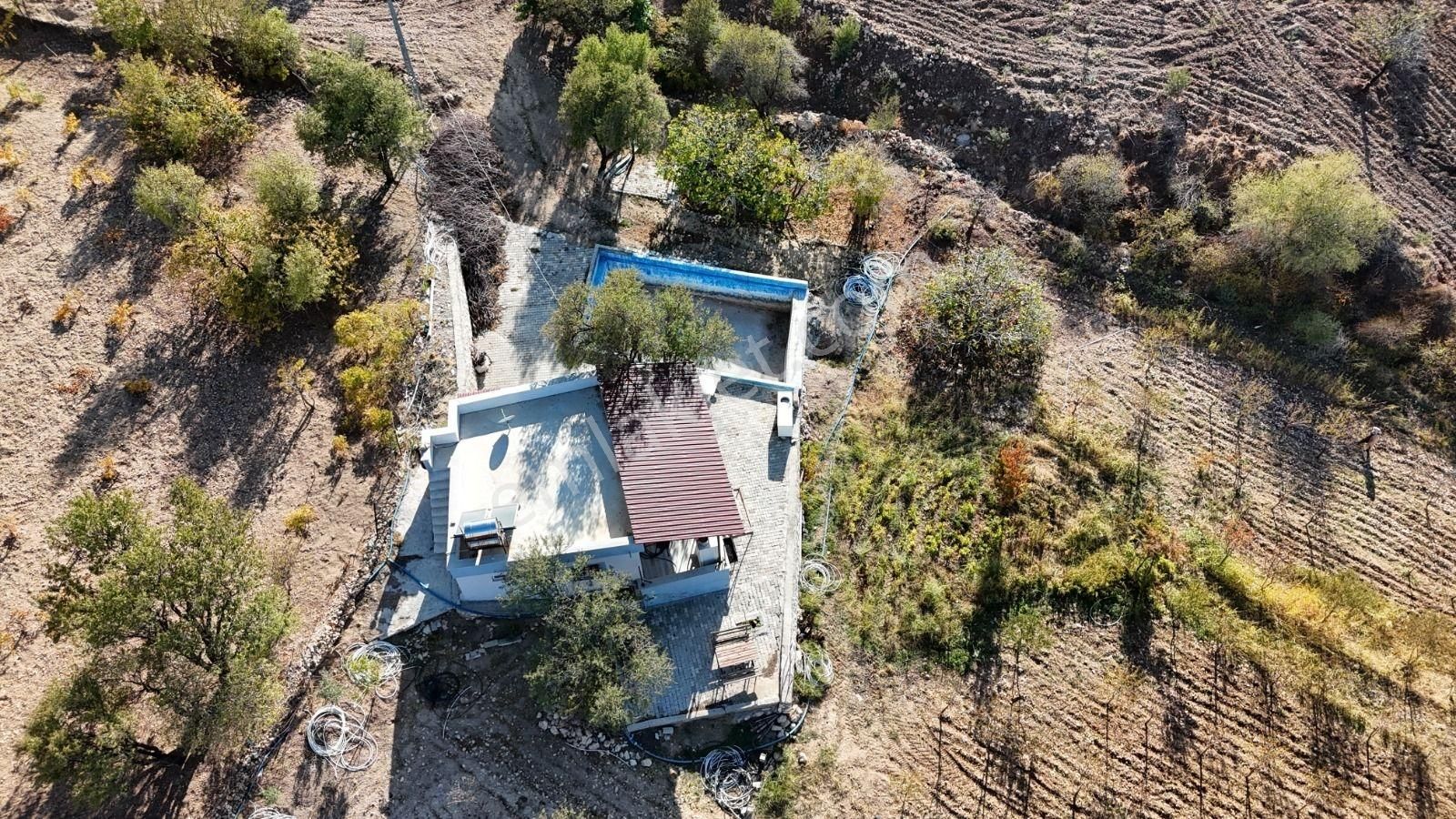 Hakev'den Şehrin Bitişiğinde Havuzlu Bağ Evi Ve Bahçe Satılıktı - Görsel 19