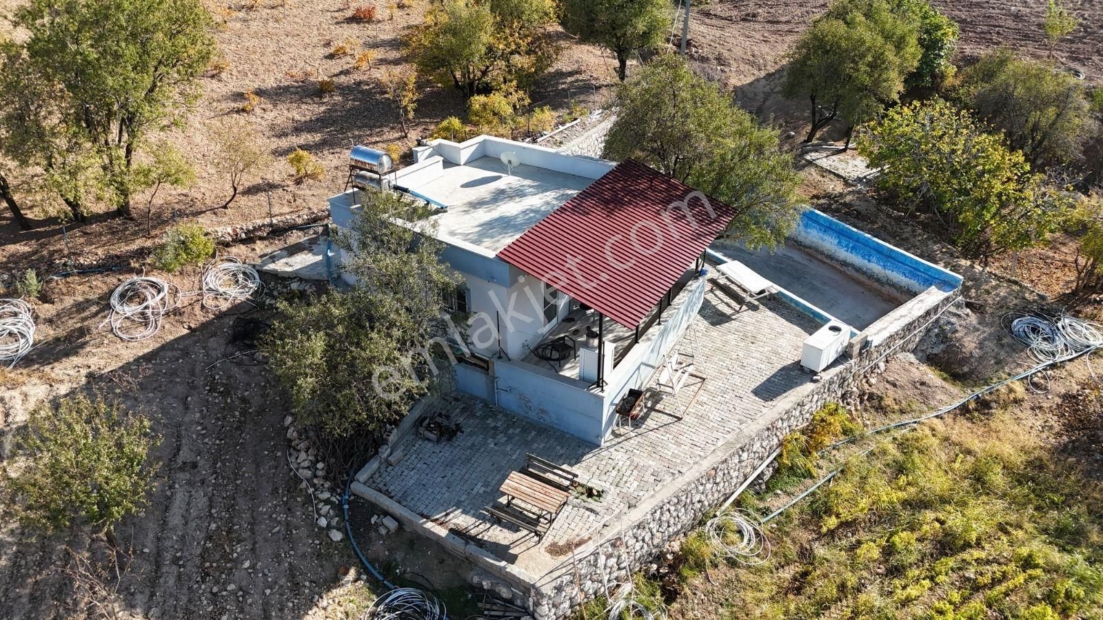 Hakev'den Şehrin Bitişiğinde Havuzlu Bağ Evi Ve Bahçe Satılıktı - Görsel 2