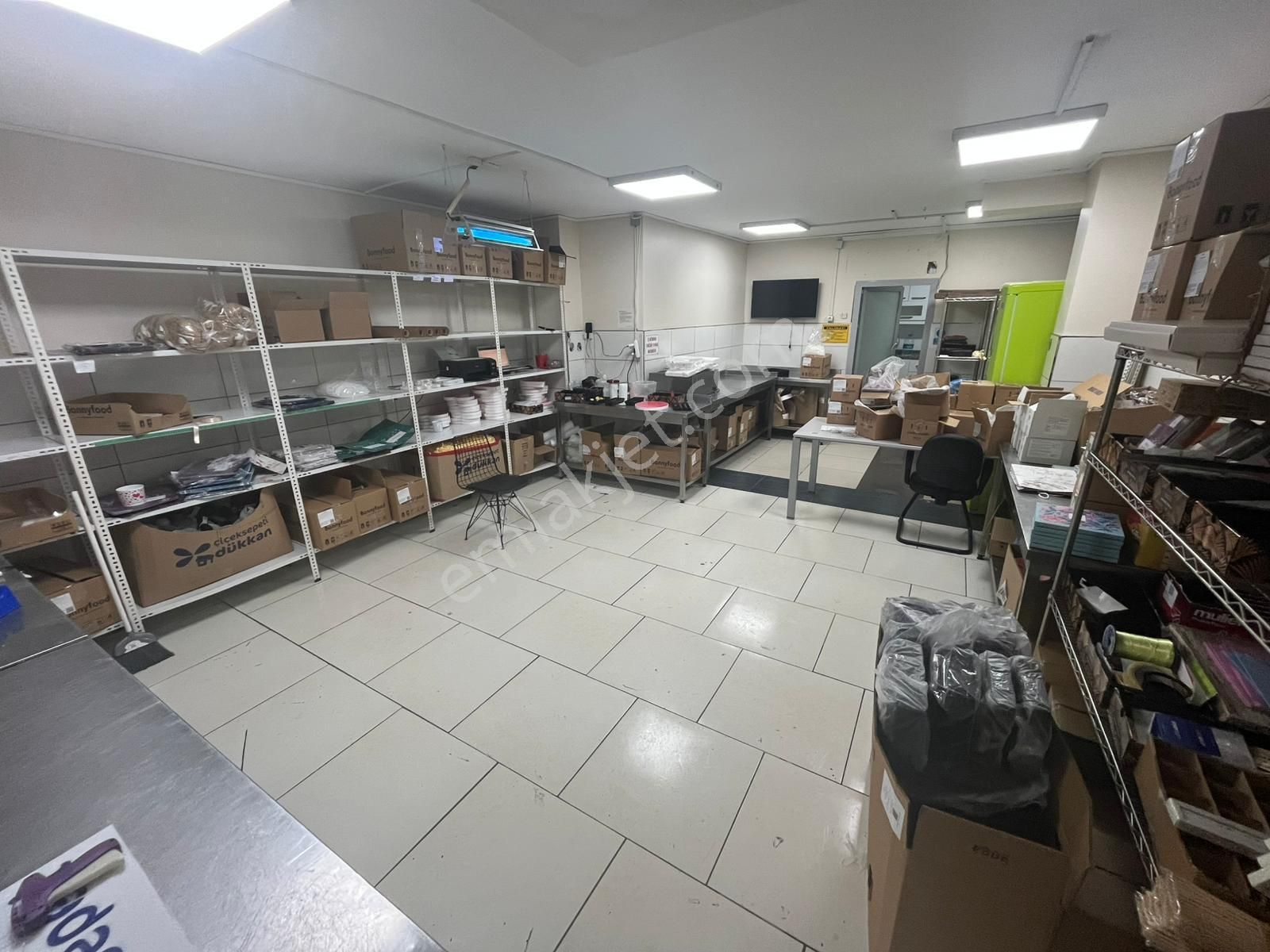 Özgür İnşaat'tan İsmetpaşa Mah'de Kiralık Y.giriş Dükkan 185m2 - Görsel 2