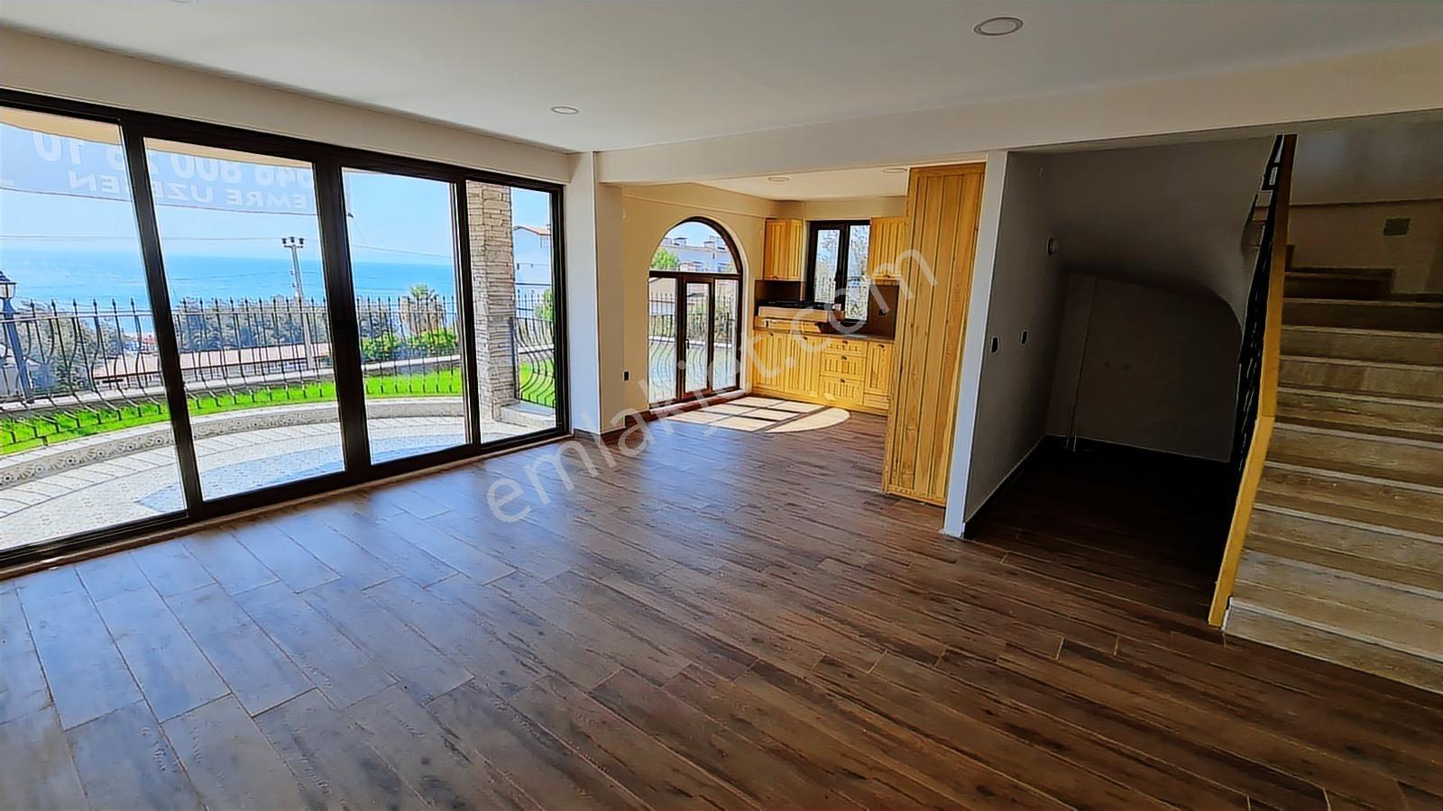 Pelitıöy'de Tam Müstakil Denize Sıfır Satılık Villa - Görsel 33
