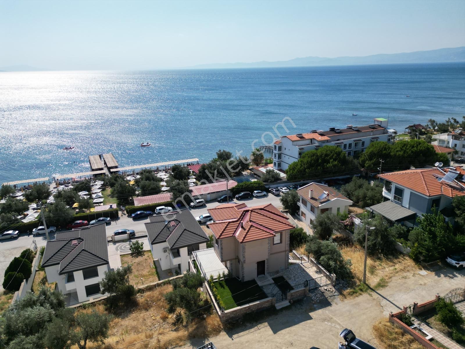 Pelitıöy'de Tam Müstakil Denize Sıfır Satılık Villa - Görsel 5