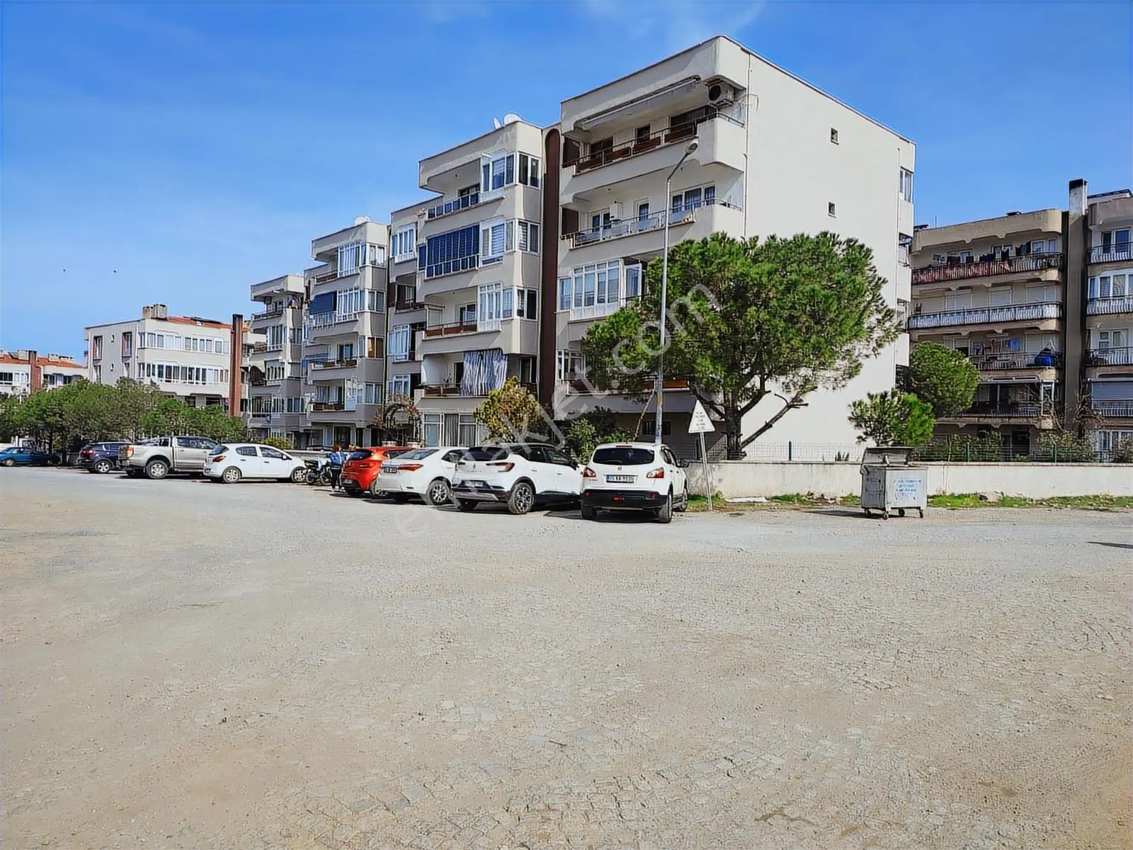 Ayvalık 150 Evler Mahallesi'nde Satılık 3+1 Daire.. - Görsel 2