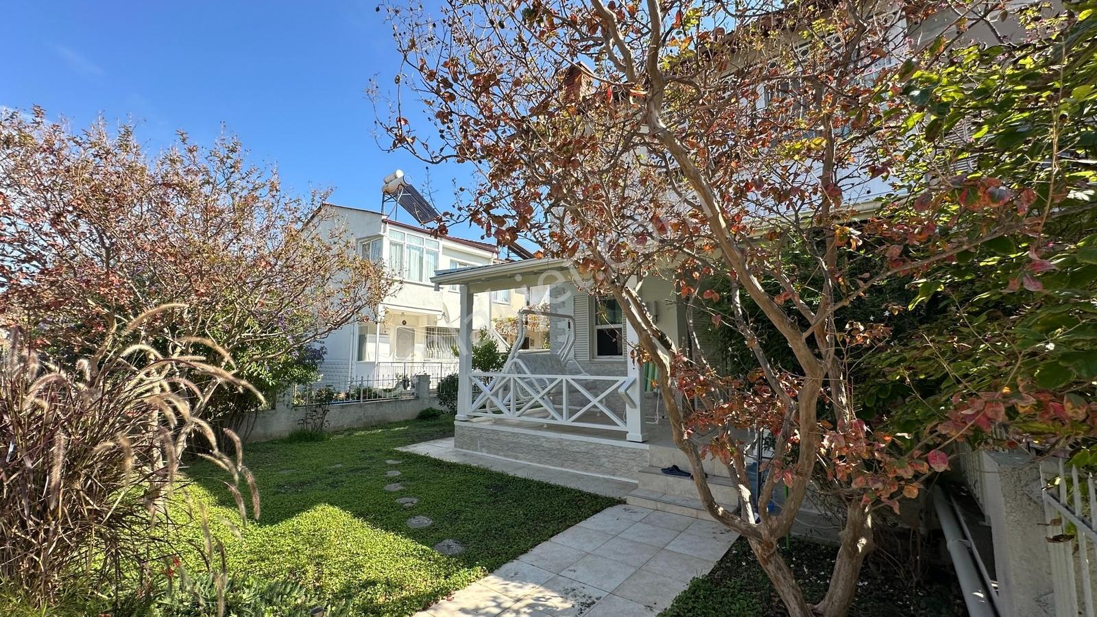 Ayvalık Sahilkent Site İçerisinde Denize Sıfır Bahçeli Villa - Görsel 7