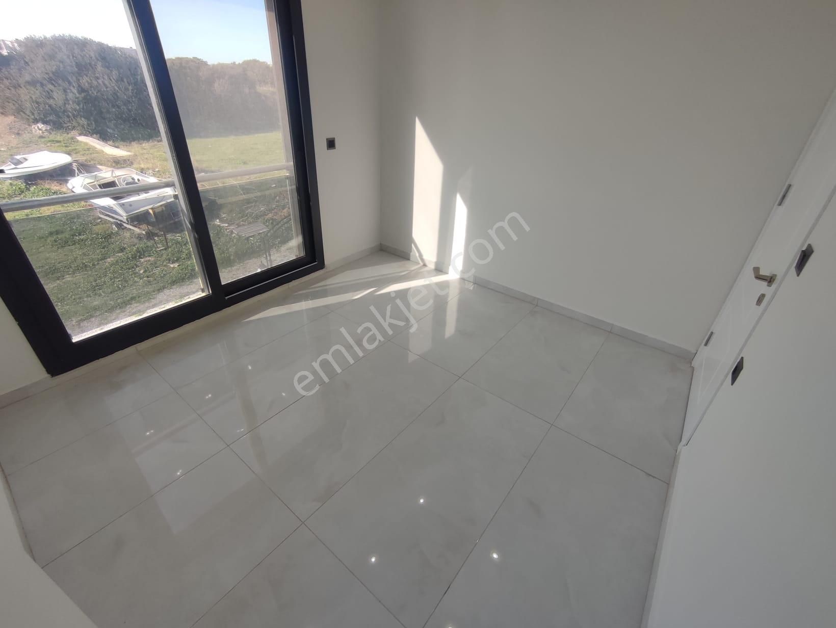 Altınkum Mahallesinde Denize Yürüme Mesafesinde 2+1 Dubleks - Görsel 3