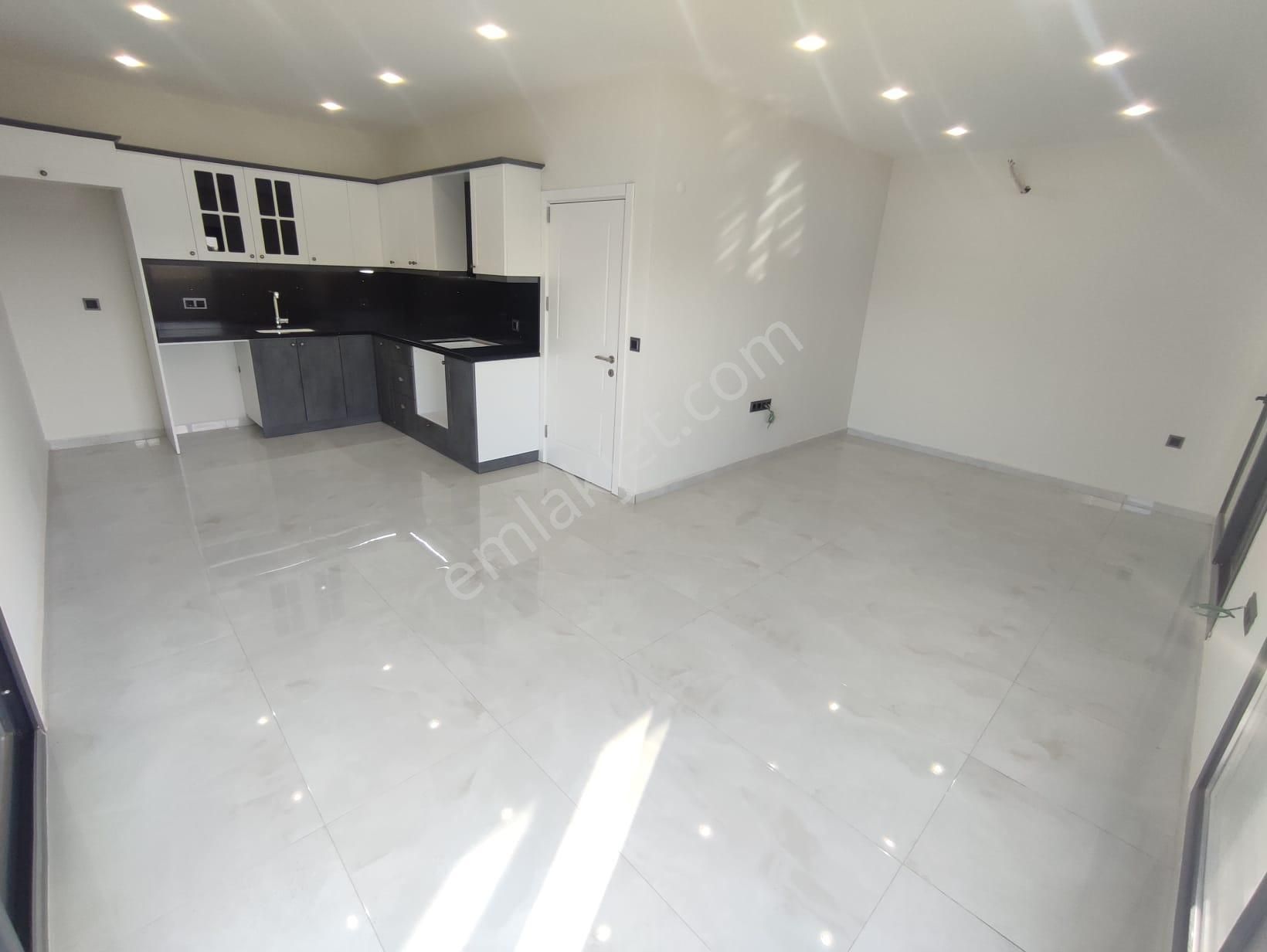 Altınkum Mahallesinde Denize Yürüme Mesafesinde 2+1 Dubleks - Görsel 8