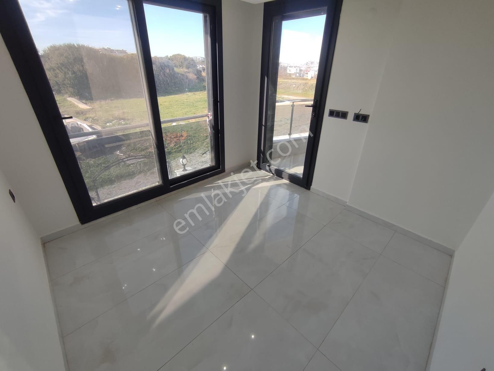 Altınkum Mahallesinde Denize Yürüme Mesafesinde 2+1 Dubleks