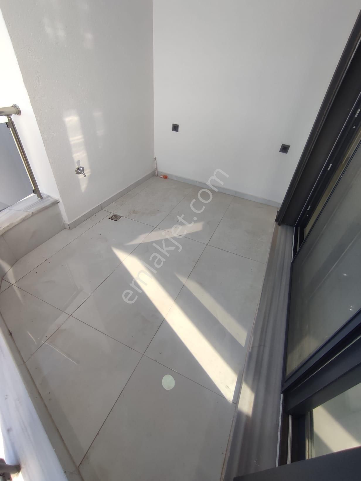 Altınkum Mahallesinde Denize Yürüme Mesafesinde 2+1 Dubleks - Görsel 13