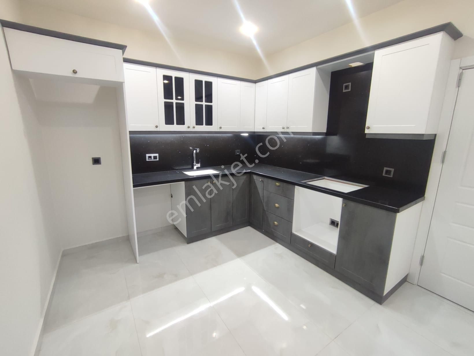 Altınkum Mahallesinde Denize Yürüme Mesafesinde 2+1 Dubleks - Görsel 9