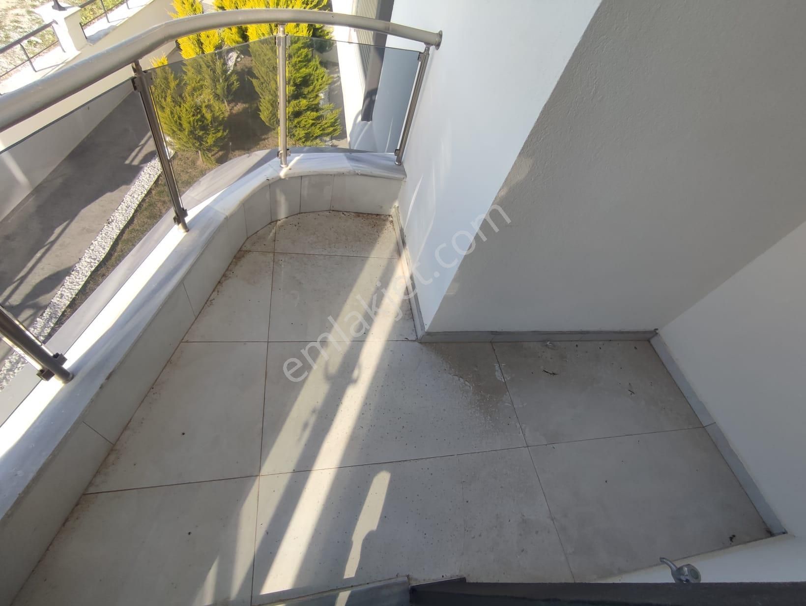 Altınkum Mahallesinde Denize Yürüme Mesafesinde 2+1 Dubleks - Görsel 14