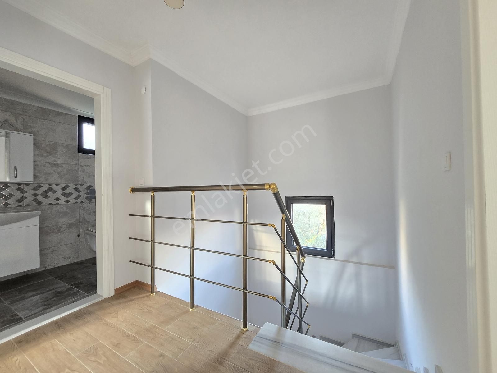 Ayvalık Sarımsaklı'da Daire Fiyatına Villa - Görsel 9