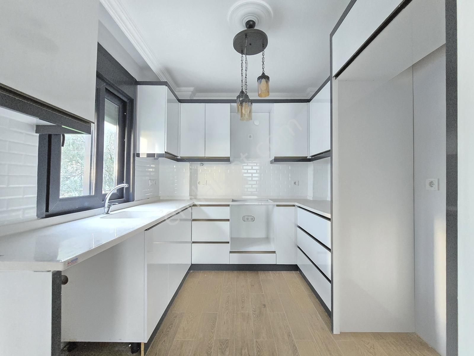 Ayvalık Sarımsaklı'da Daire Fiyatına Villa - Görsel 18