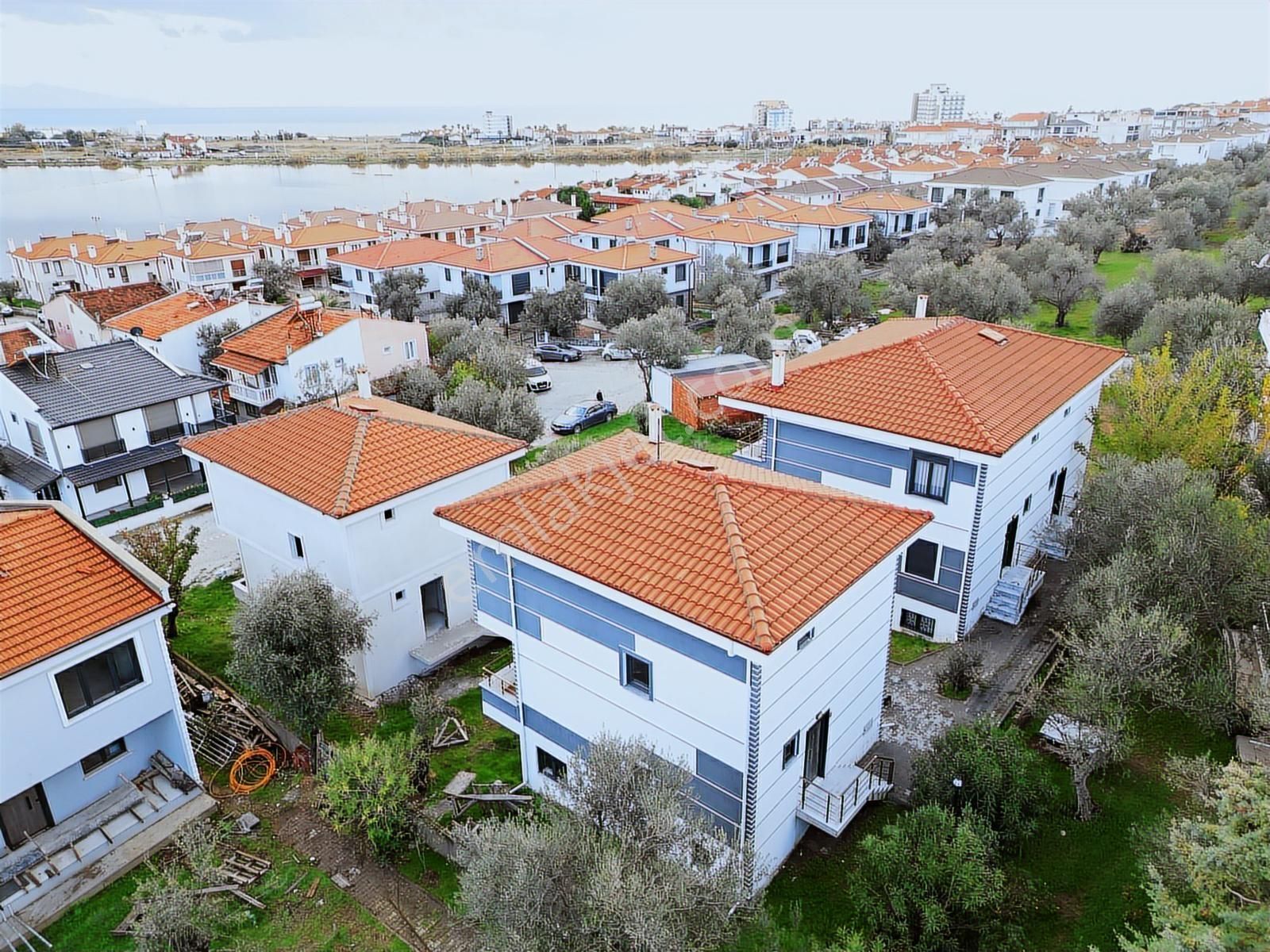 Ayvalık Sarımsaklı'da Daire Fiyatına Villa - Görsel 7