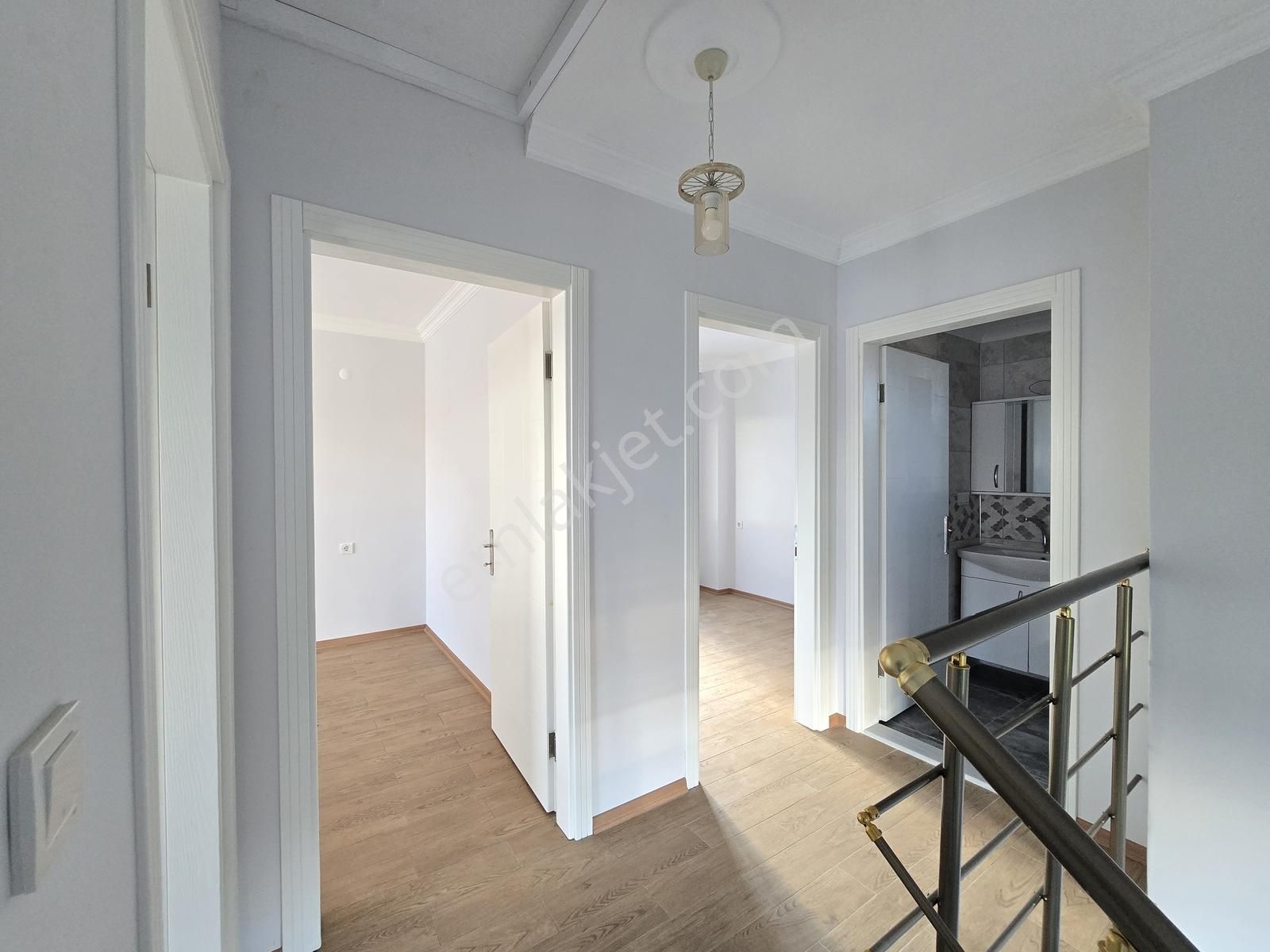 Ayvalık Sarımsaklı'da Daire Fiyatına Villa - Görsel 23