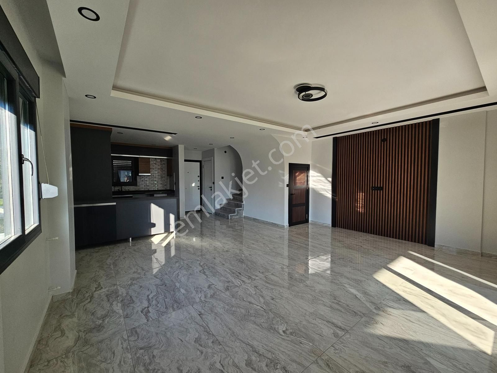 Ayvalık Altınova Mh. Denize Yürüme Mesafesinde Satılık 3+1 Villa - Görsel 11