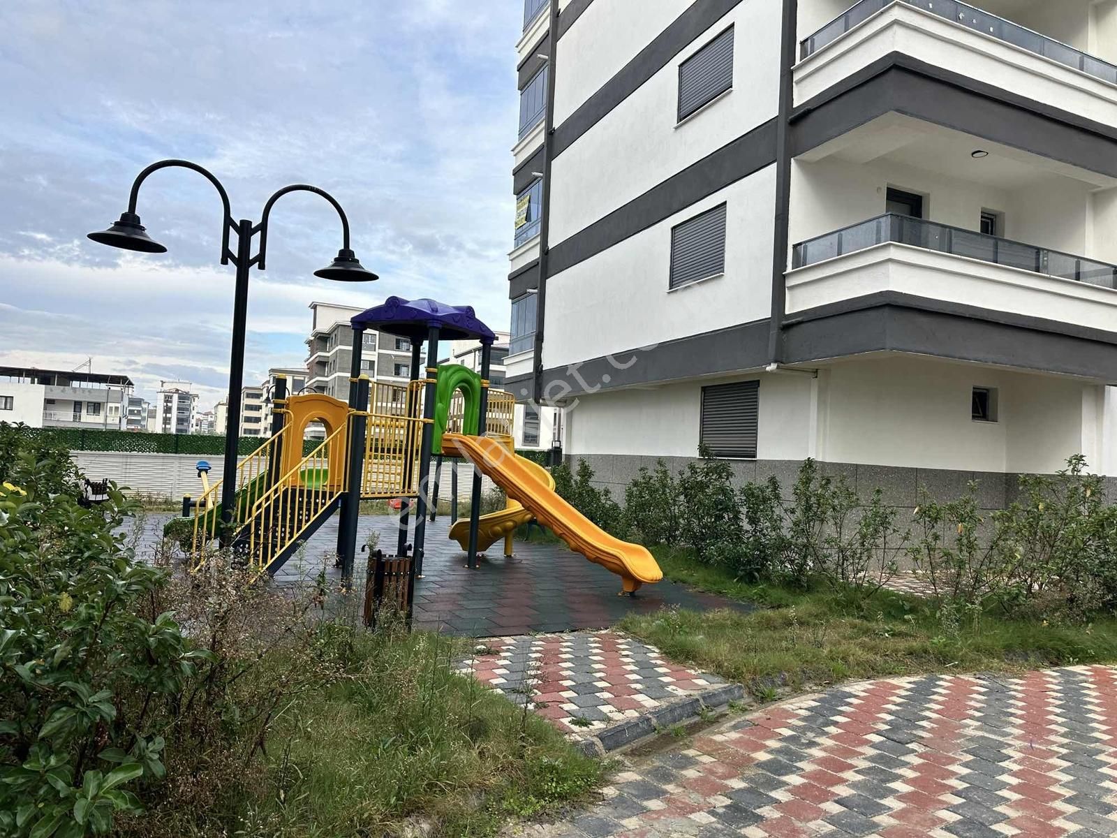 Torbalıda Site İçinde Oturuma Hazır Lüx Daire - Görsel 23