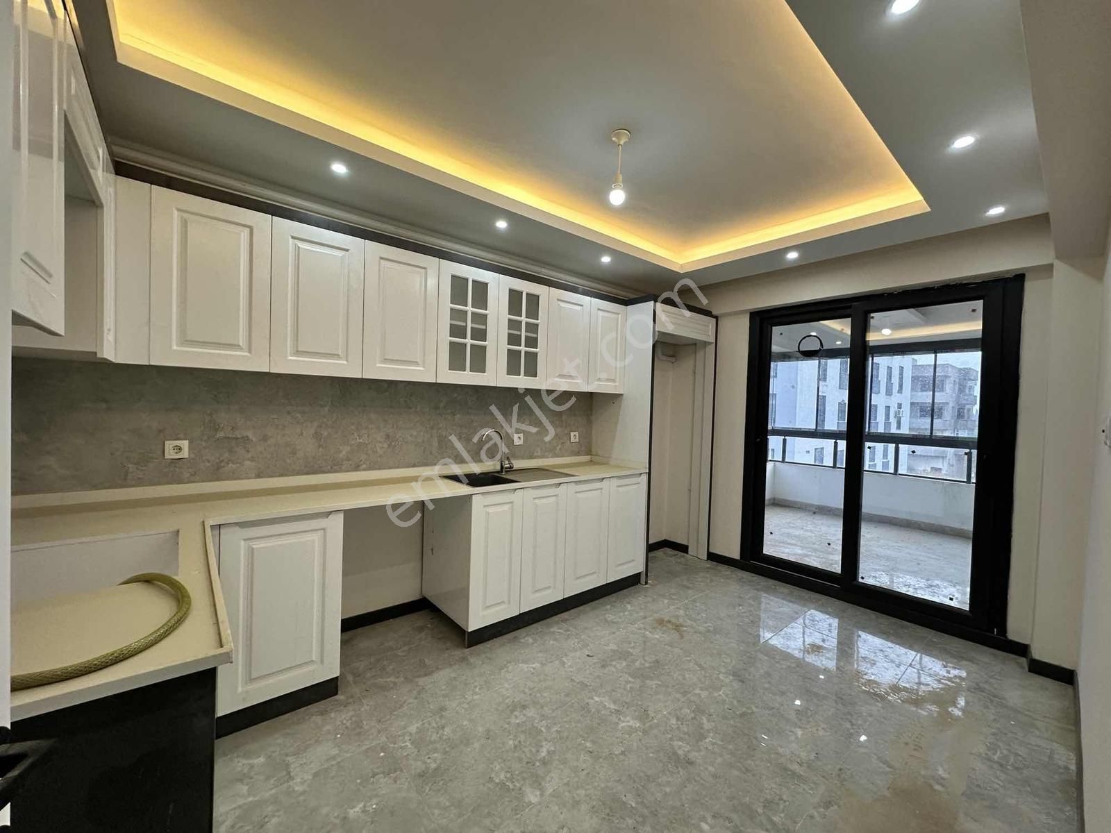 Torbalıda Site İçinde Oturuma Hazır Lüx Daire - Görsel 12