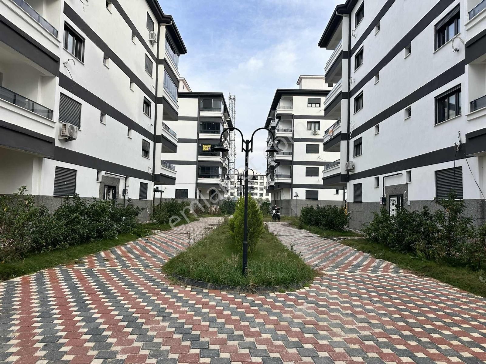 Torbalıda Site İçinde Oturuma Hazır Lüx Daire - Görsel 24