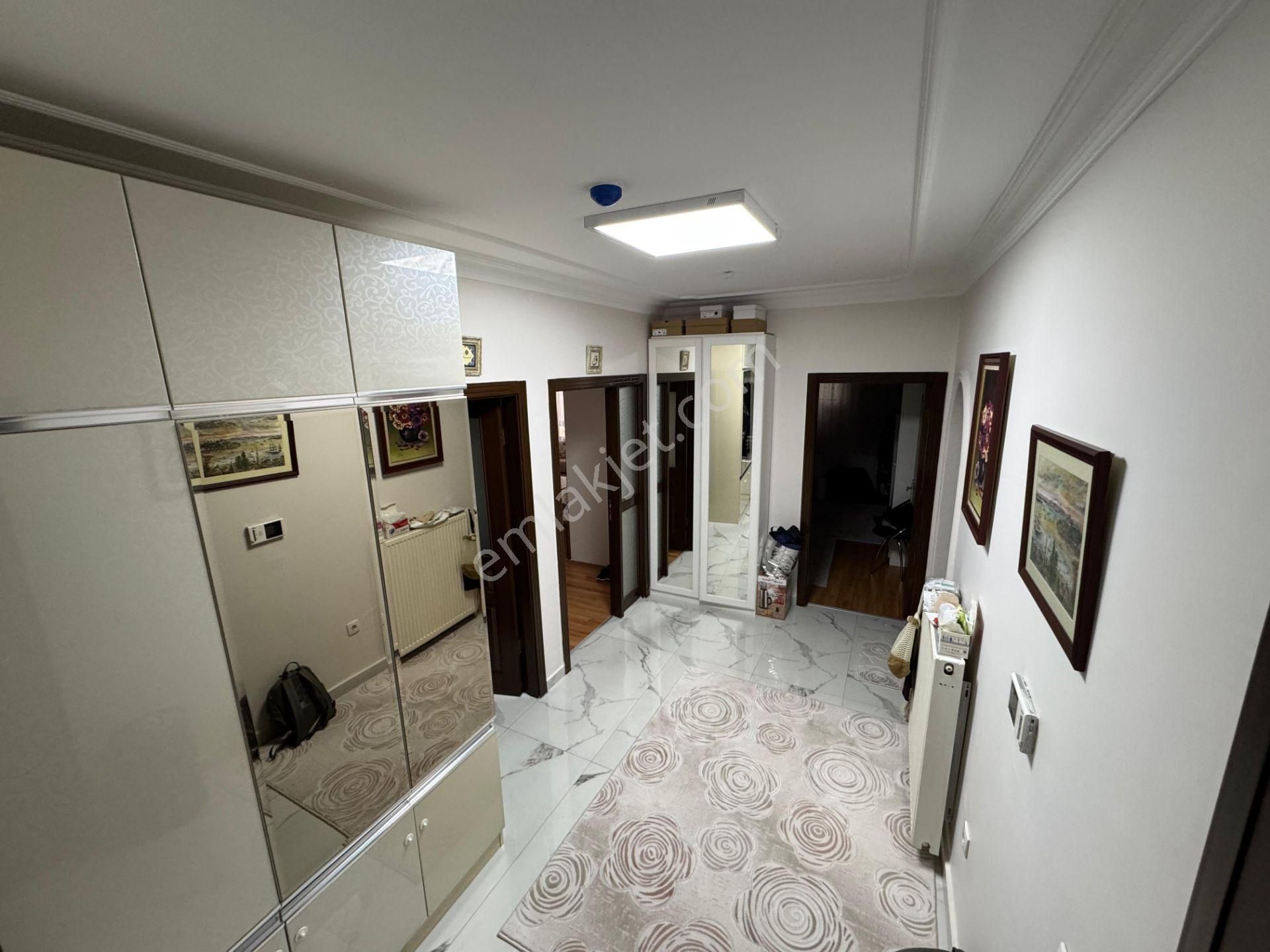 Gökkuşağı Caddesinde Müthiş Konumda Lüks Yapılı 3+1 Arakat - Görsel 5