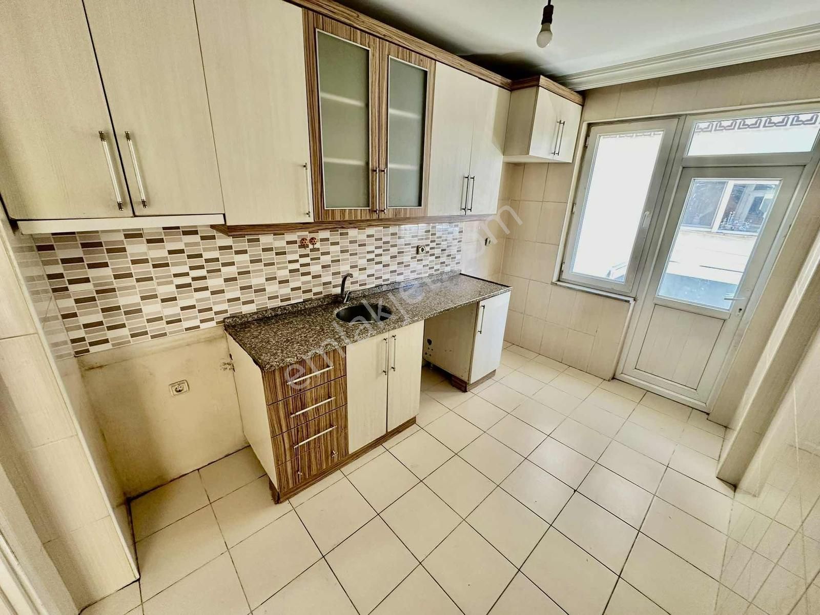 Kızılarık Mah.kızılırmak Caddesine 50mt Mesafede Satılık 3+1 - Görsel 13