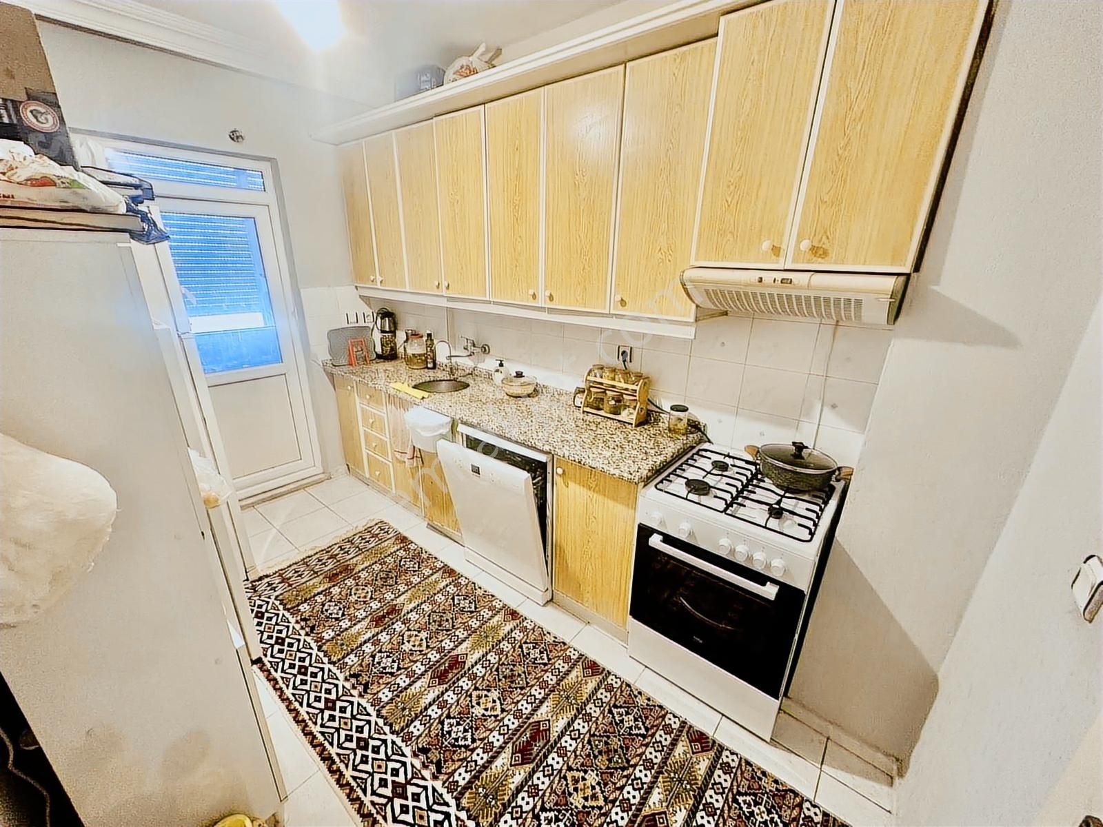 Konuksever Mahallesinde Satılık 3+1 Arakat Daire