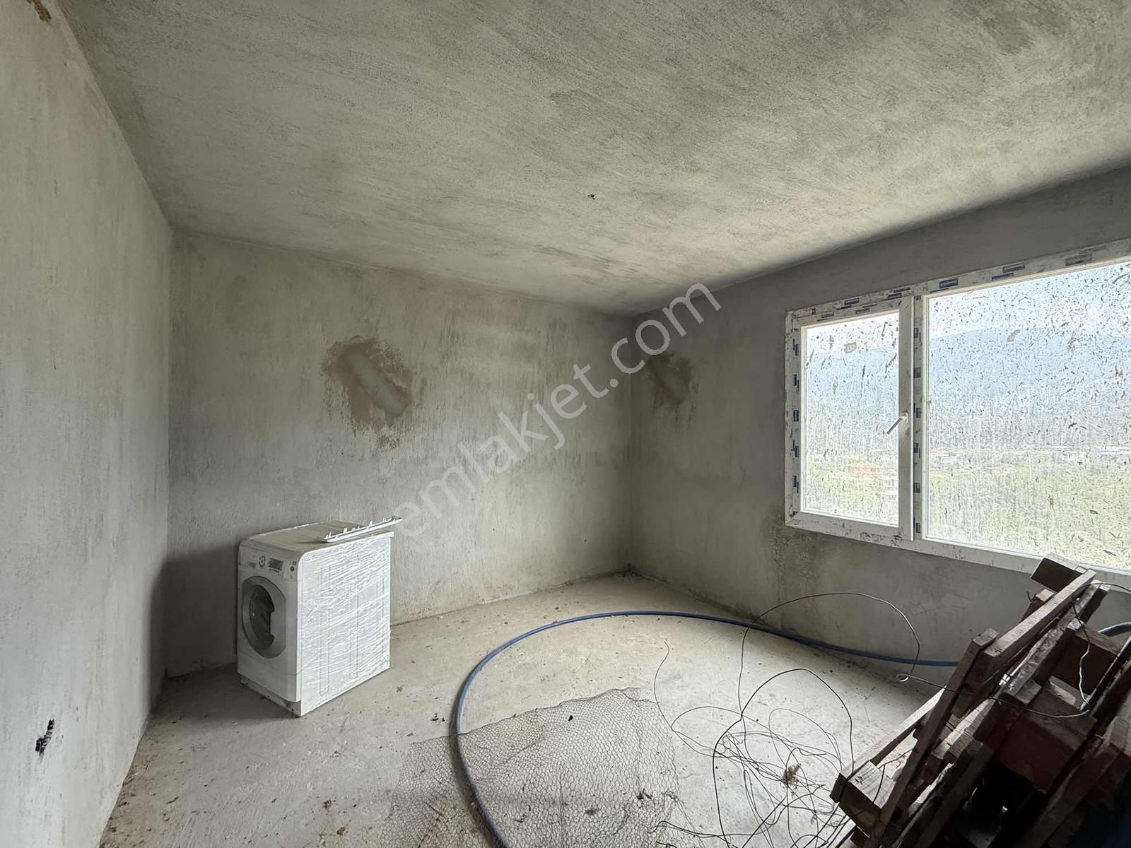 Kemalpaşa'da Satılık 4,5 Dönüm Zeytinlik Ve 250 M2 Konut - Görsel 5