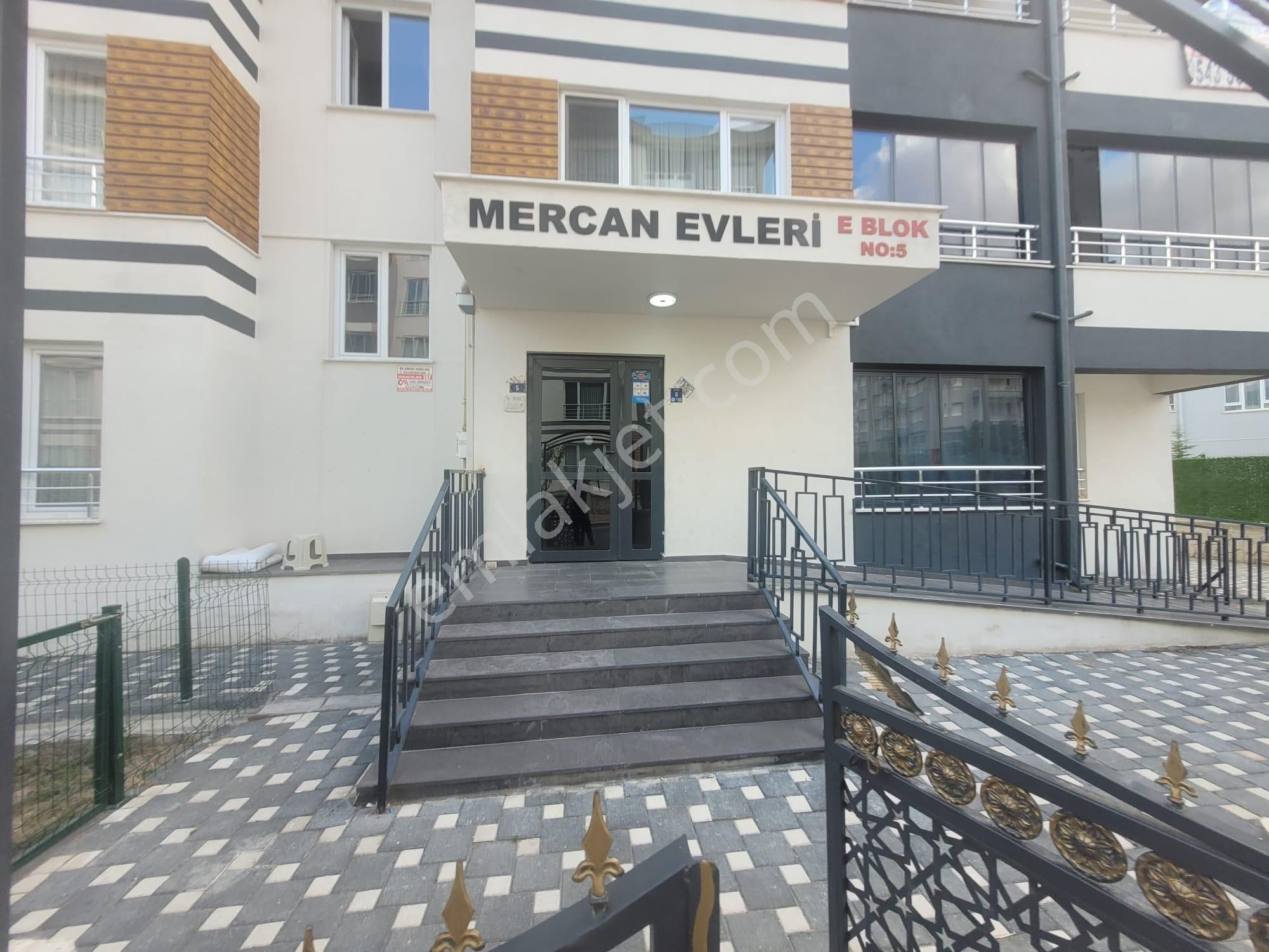 Osmangazi Mahallesinde Ultra Lüks, Kombili 3,5+1 Satılık Daire - Görsel 3