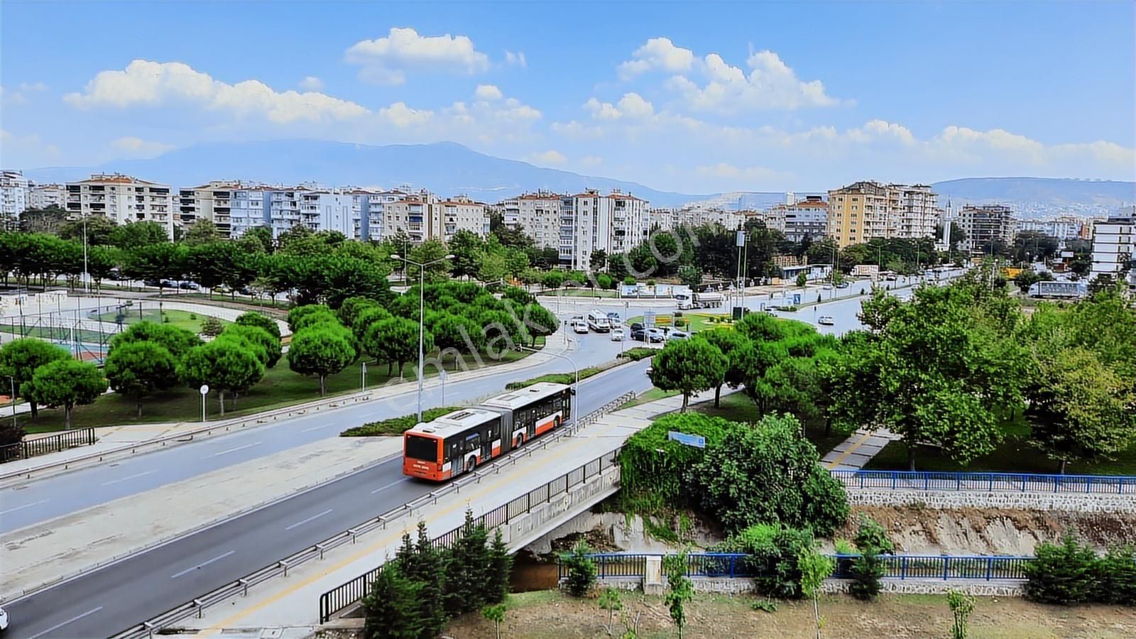 Osmangazi'de Site İçerisinde,park Manzaralı Ebeveyn Banyolu 3+1 - Görsel 16