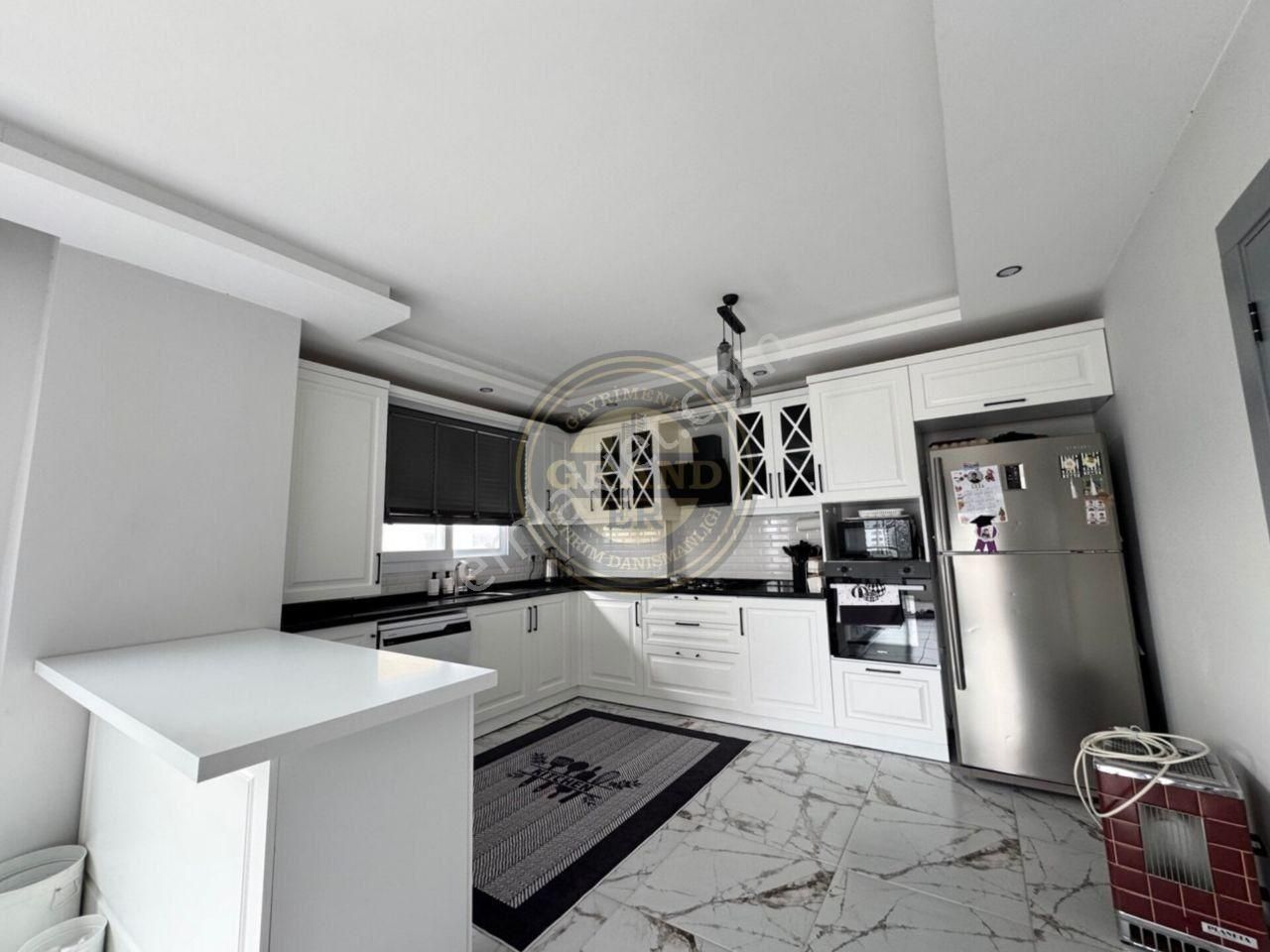 Mersin Mezitli Akdeniz Mah., Eşyalı Satılık 4+1 Daire