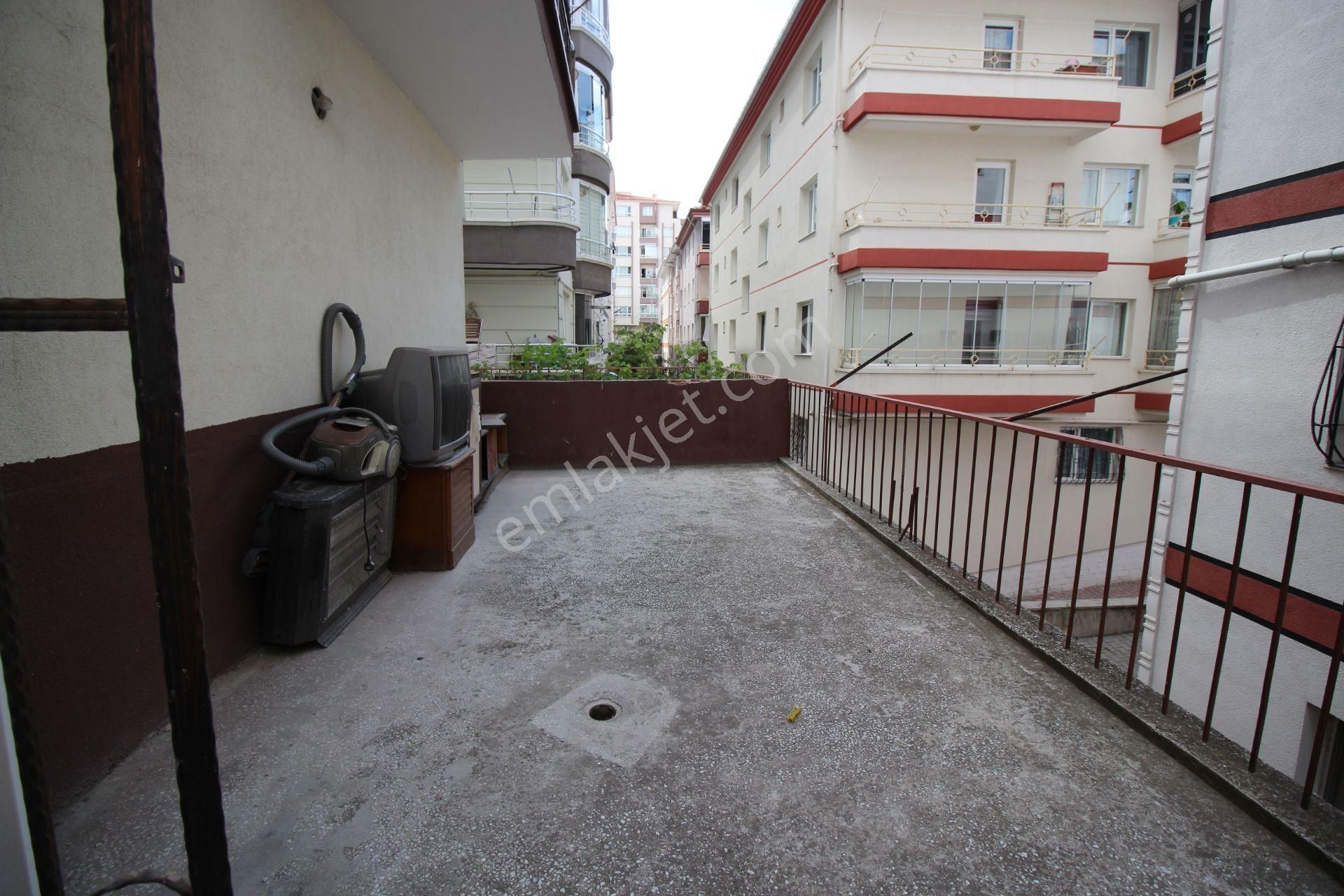 Emre Emlak'tan Kazım Karabekir'de Eşyalı Yatırımlık Satılık 2+1 Daire - Görsel 12