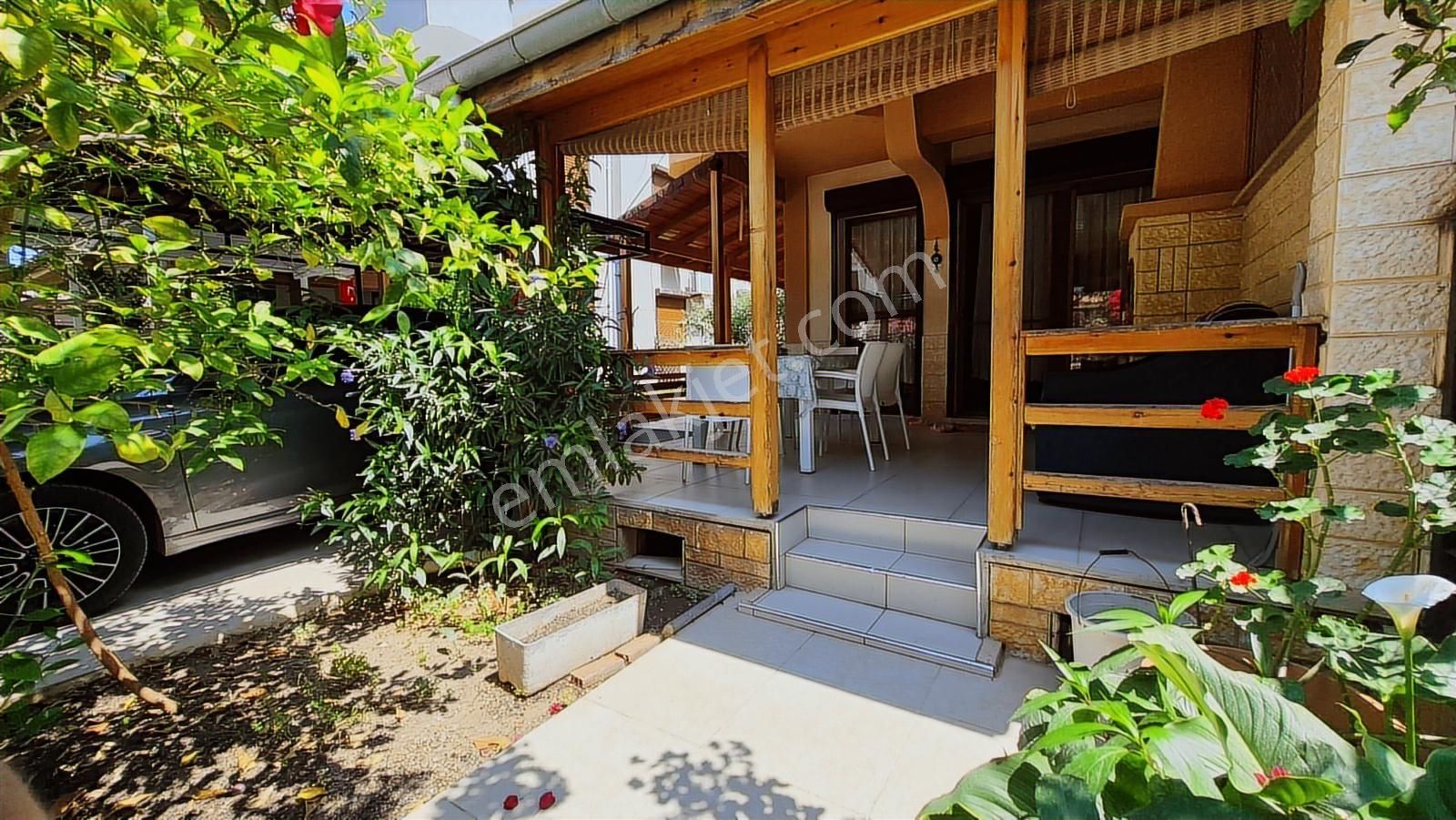 Gümüldür Atatürk Mah. Bahçeli Teraslı 5+1 Tripleks Villa - Görsel 34