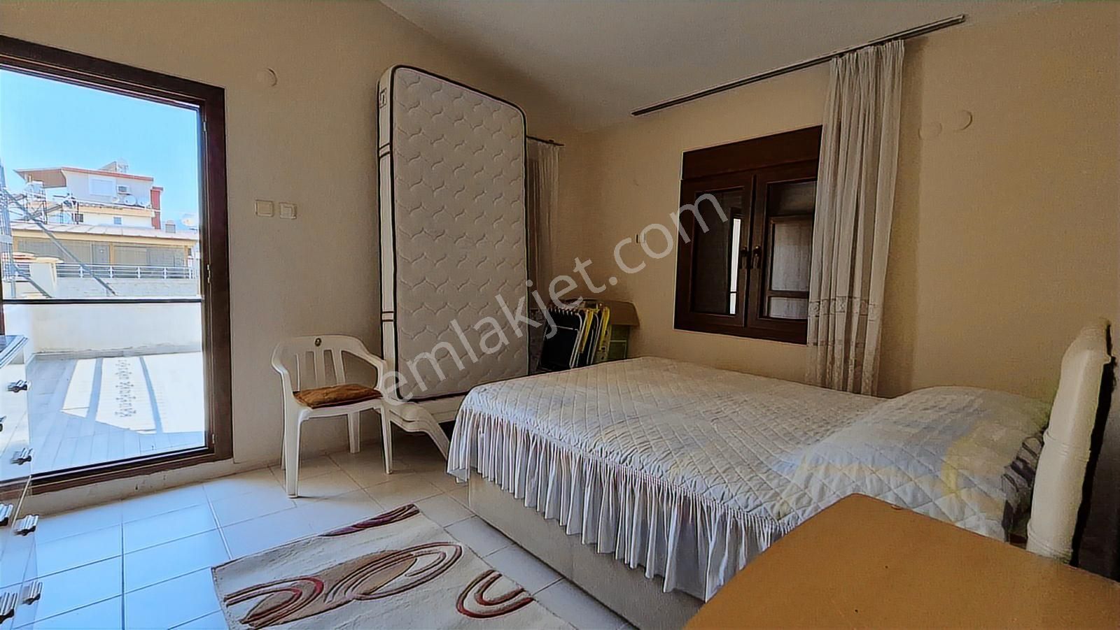 Gümüldür Atatürk Mah. Bahçeli Teraslı 5+1 Tripleks Villa - Görsel 5