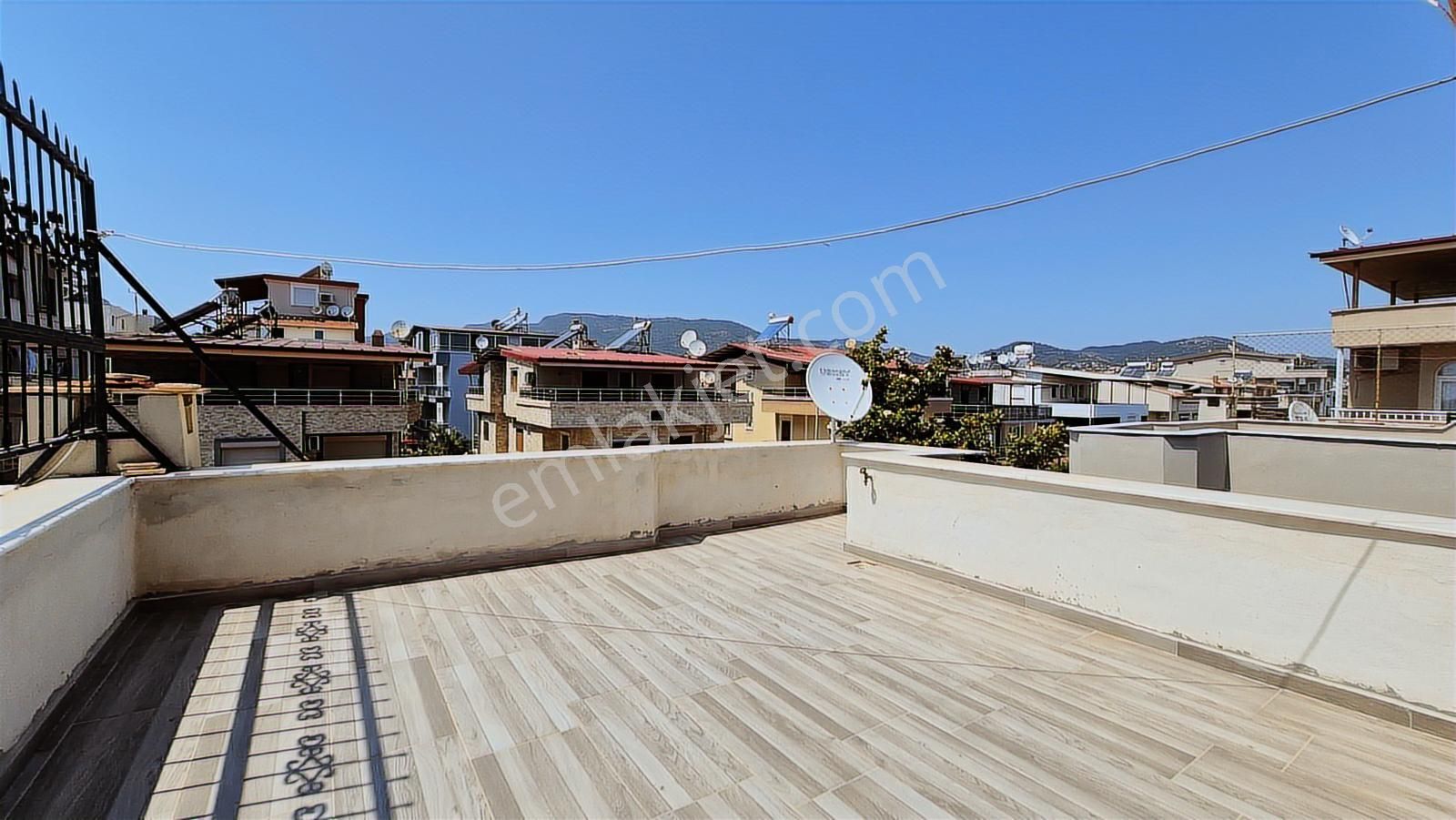 Gümüldür Atatürk Mah. Bahçeli Teraslı 5+1 Tripleks Villa - Görsel 18