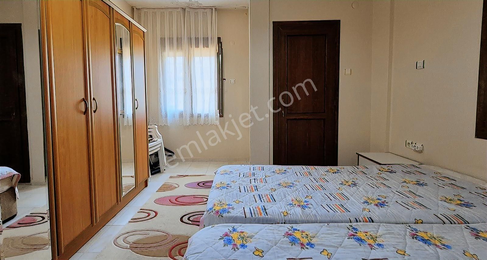 Gümüldür Atatürk Mah. Bahçeli Teraslı 5+1 Tripleks Villa - Görsel 2