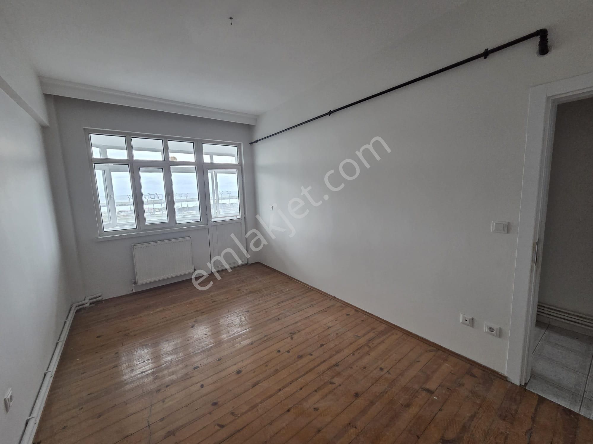 2 Nolu Beşirli'de Ana Cadde Üzeri Deniz Manzaralı Kiralık Daire - Görsel 16