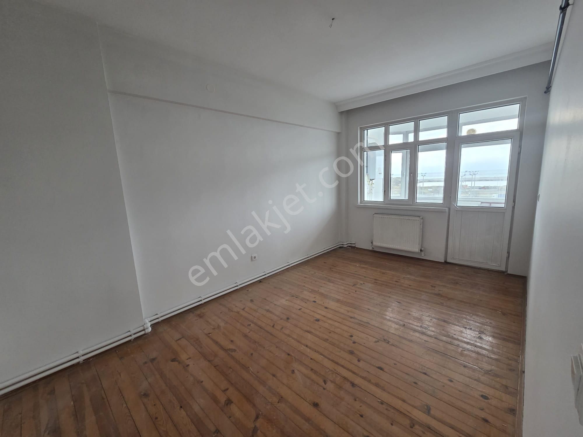 2 Nolu Beşirli'de Ana Cadde Üzeri Deniz Manzaralı Kiralık Daire - Görsel 13