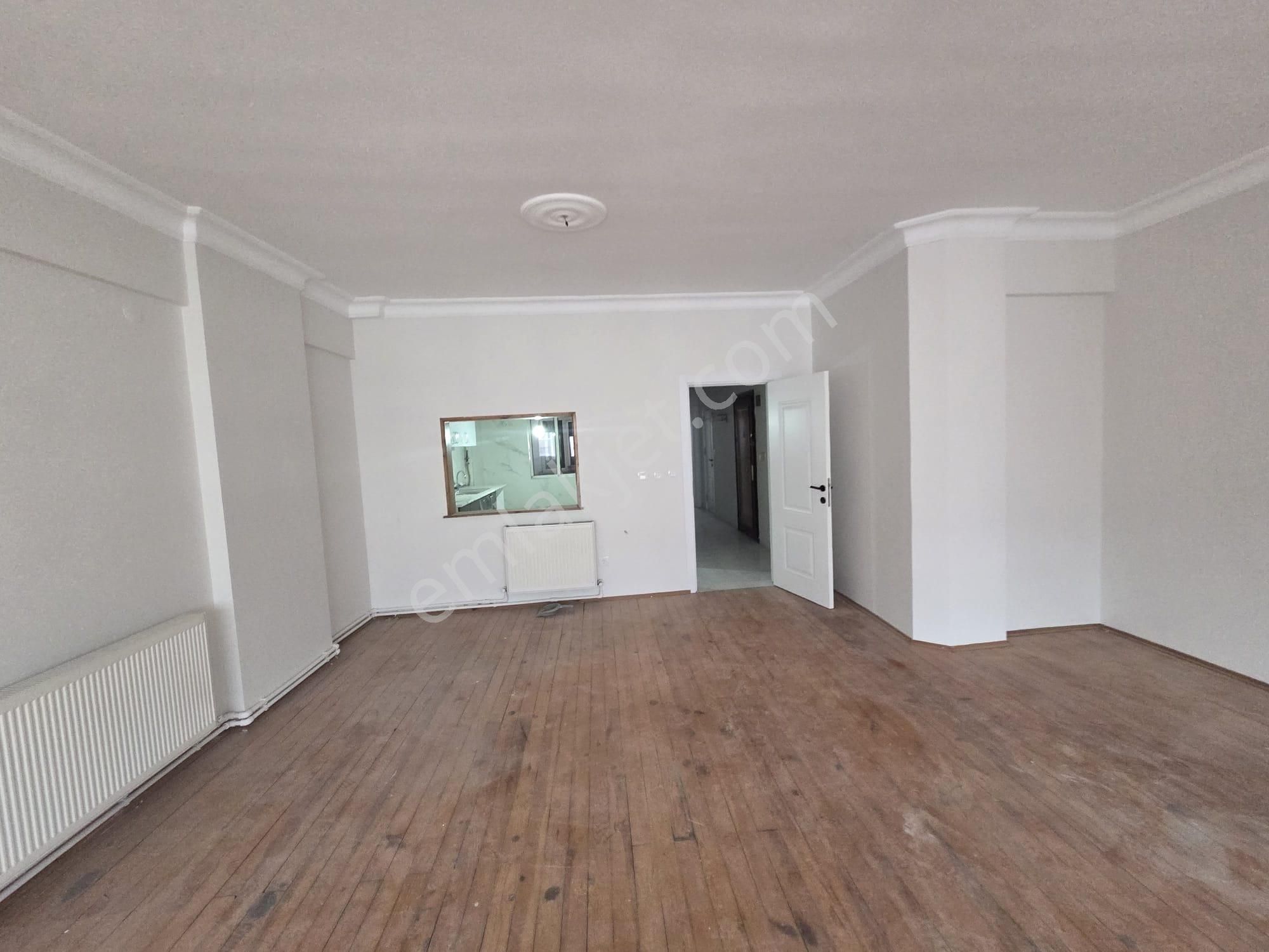 2 Nolu Beşirli'de Ana Cadde Üzeri Deniz Manzaralı Kiralık Daire - Görsel 9