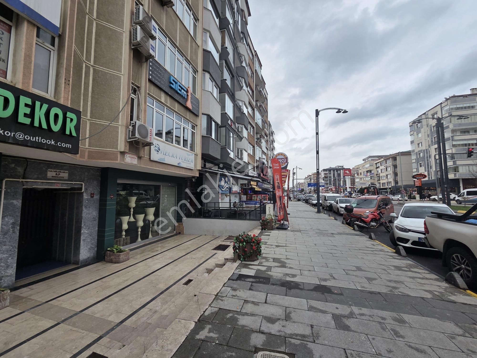 2 Nolu Beşirli'de Ana Cadde Üzeri Deniz Manzaralı Kiralık Daire - Görsel 4