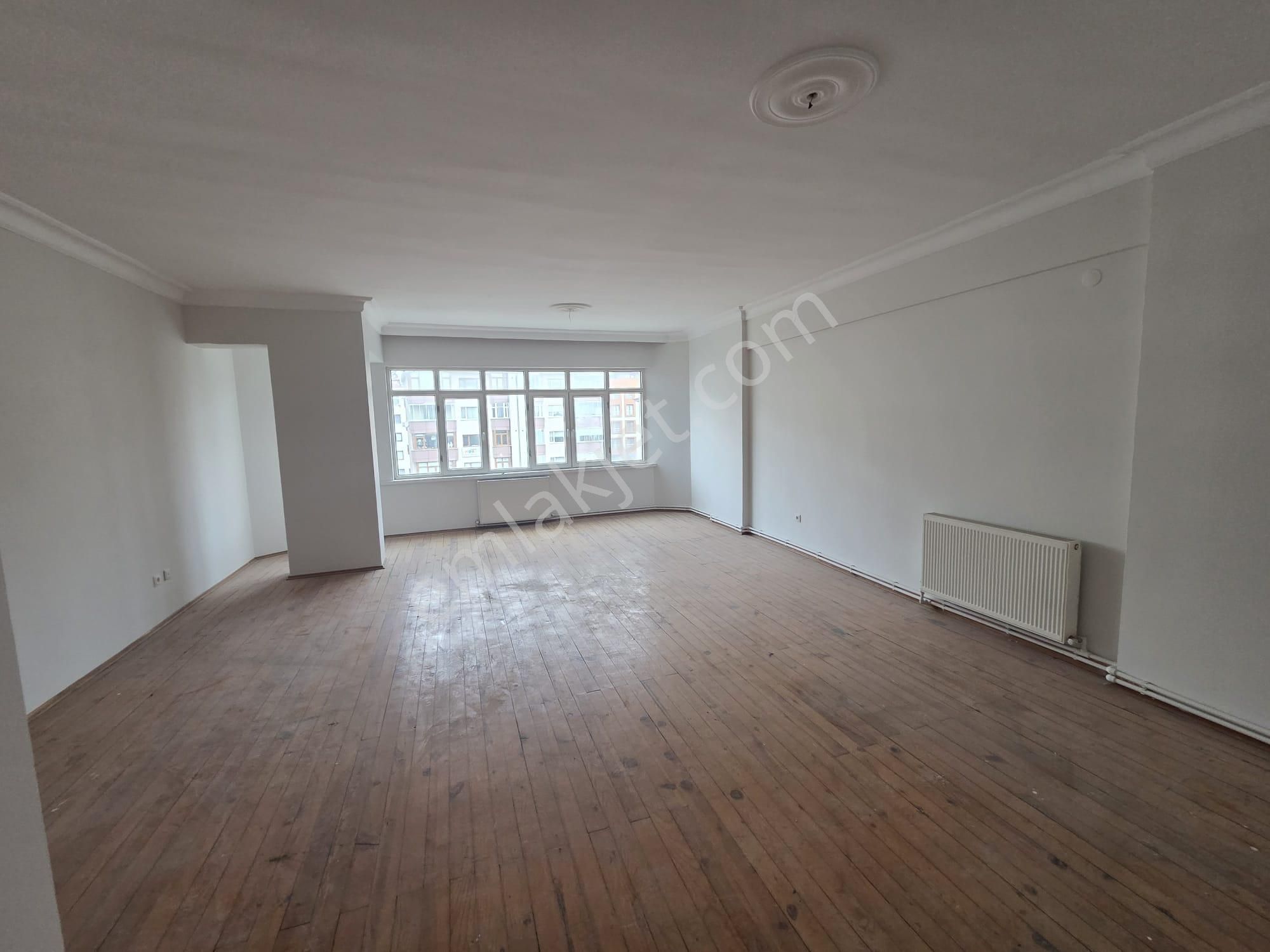 2 Nolu Beşirli'de Ana Cadde Üzeri Deniz Manzaralı Kiralık Daire - Görsel 17